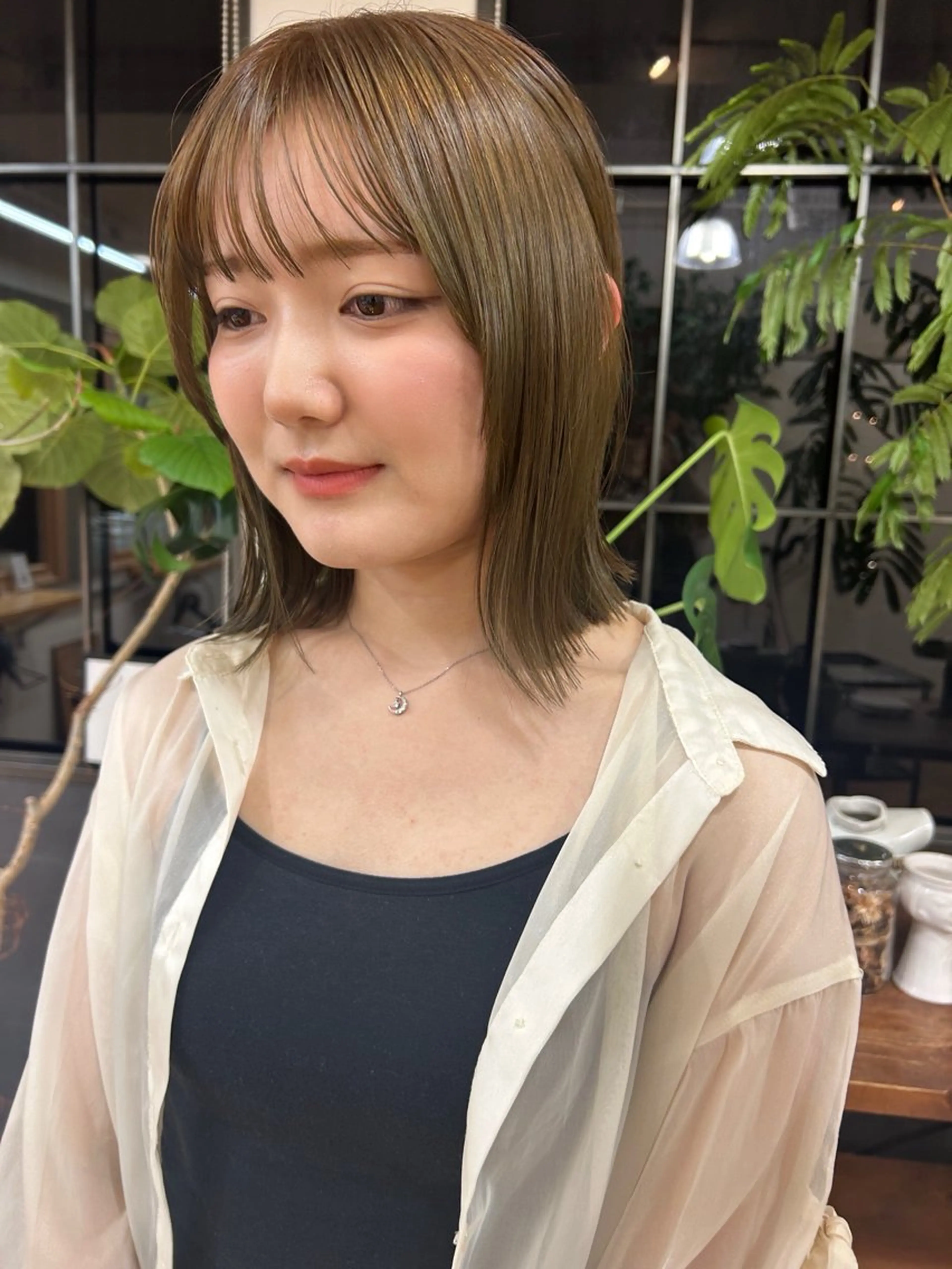 ミディアム 外ハネヘア SUNSUNSUN 斎藤天海のヘアスタイル