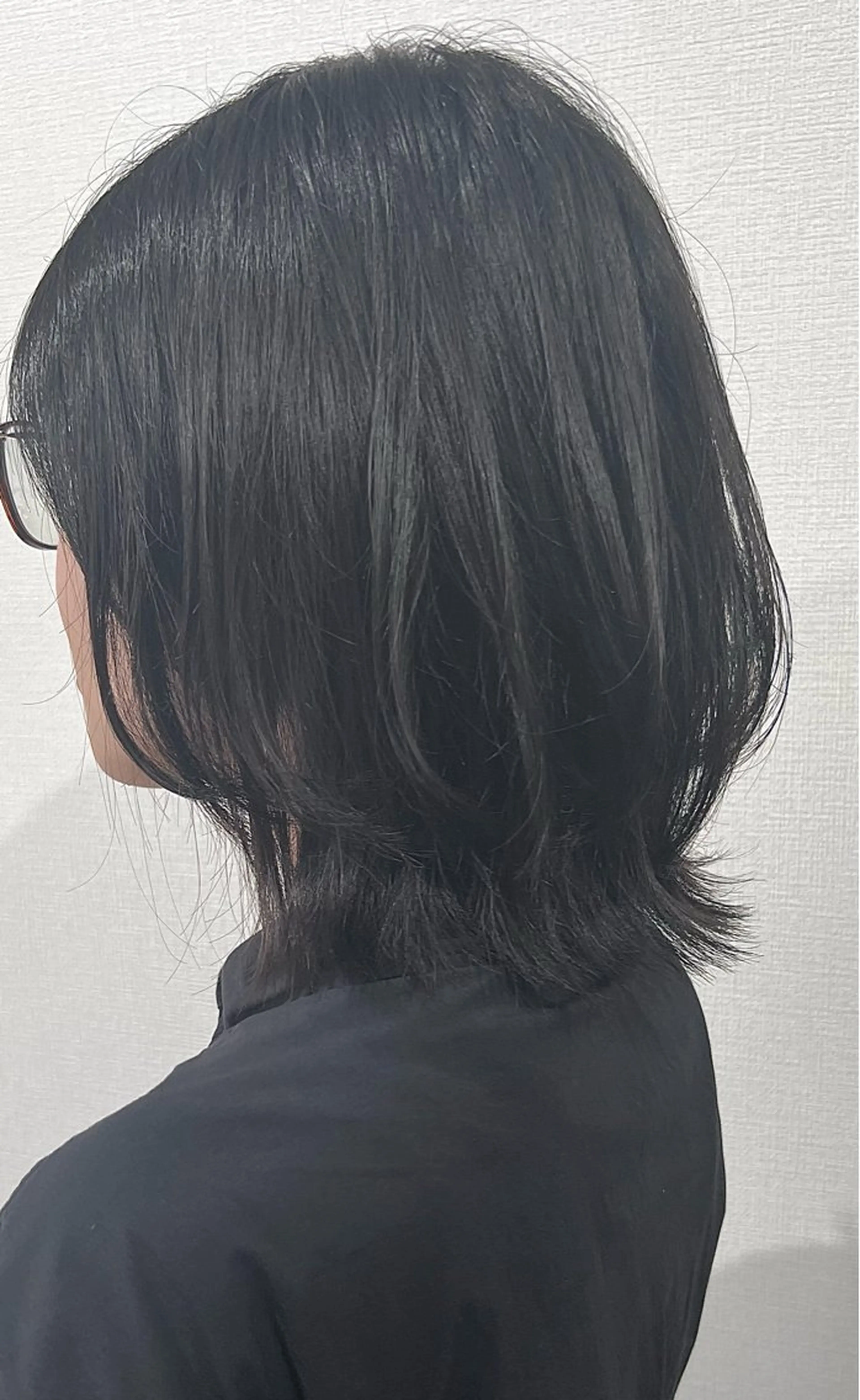 ミディアム 切っぱなし💇‍♀️ イヤリング🎨龍之介のヘアスタイル