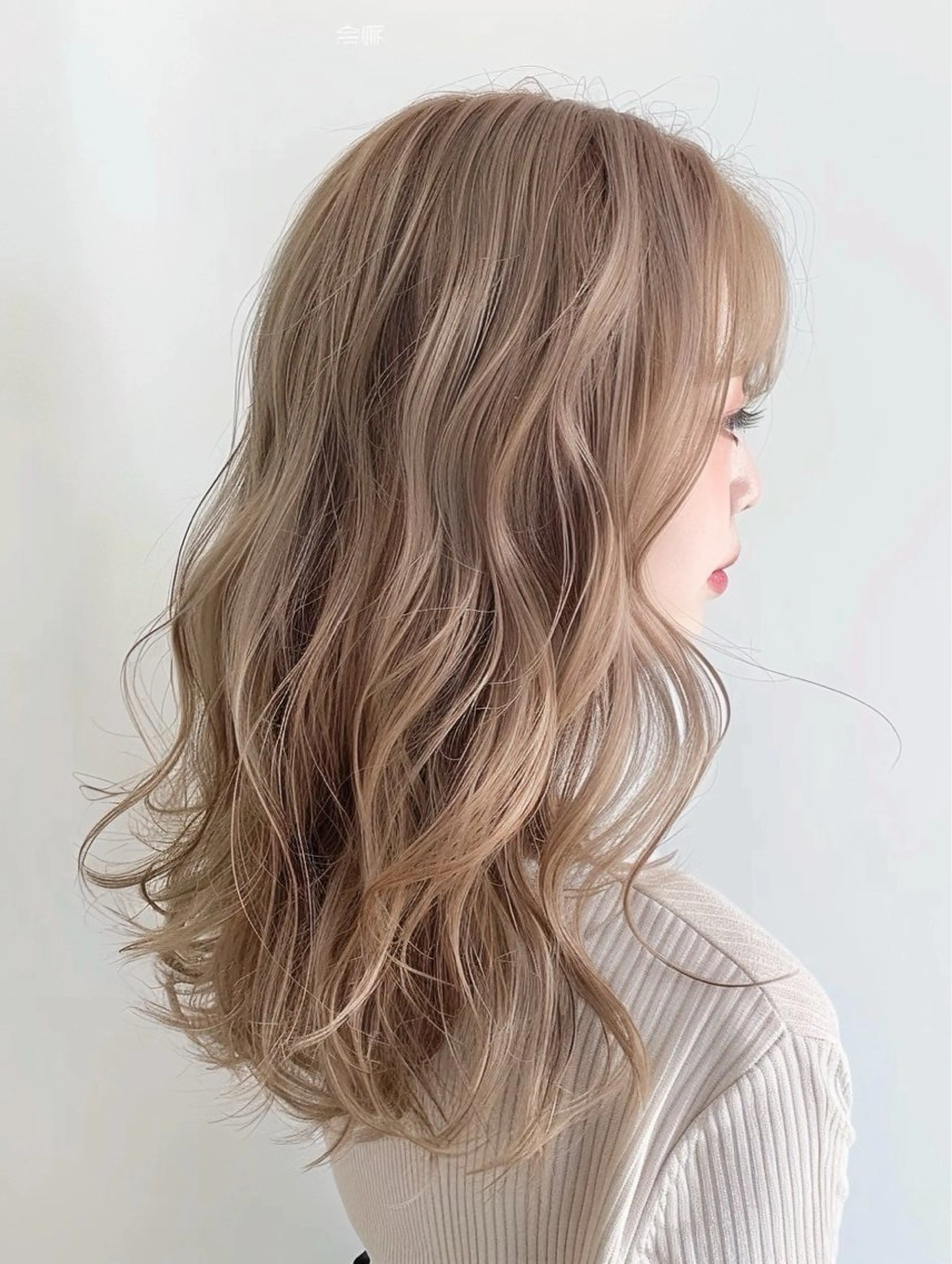 ロング カラー Rinka ハイトーン/レイヤーのヘアスタイル