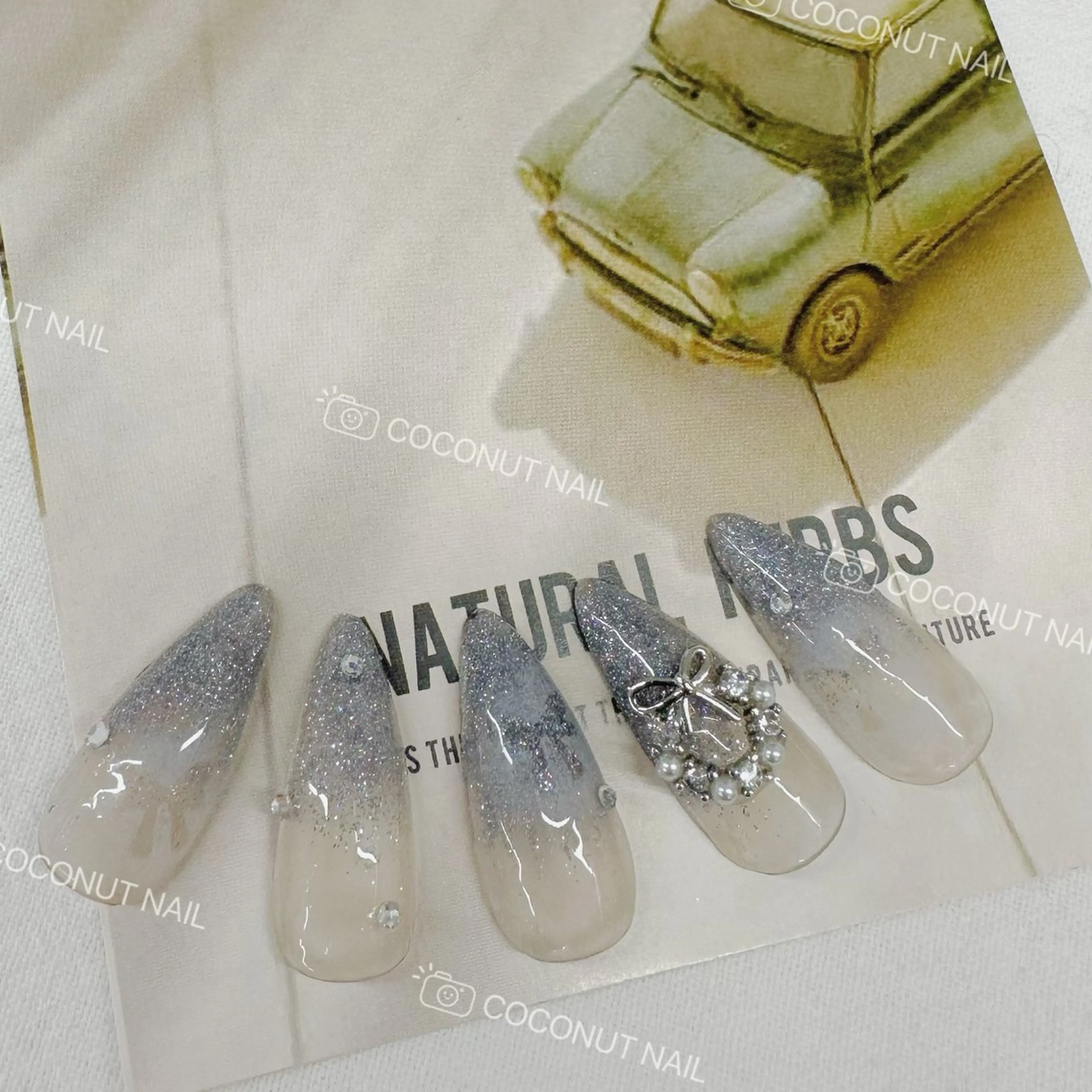 ネイル ワンホンネイル 冬ネイル クリスマス ハンドネイル 神田 ココナッツのネイルデザイン