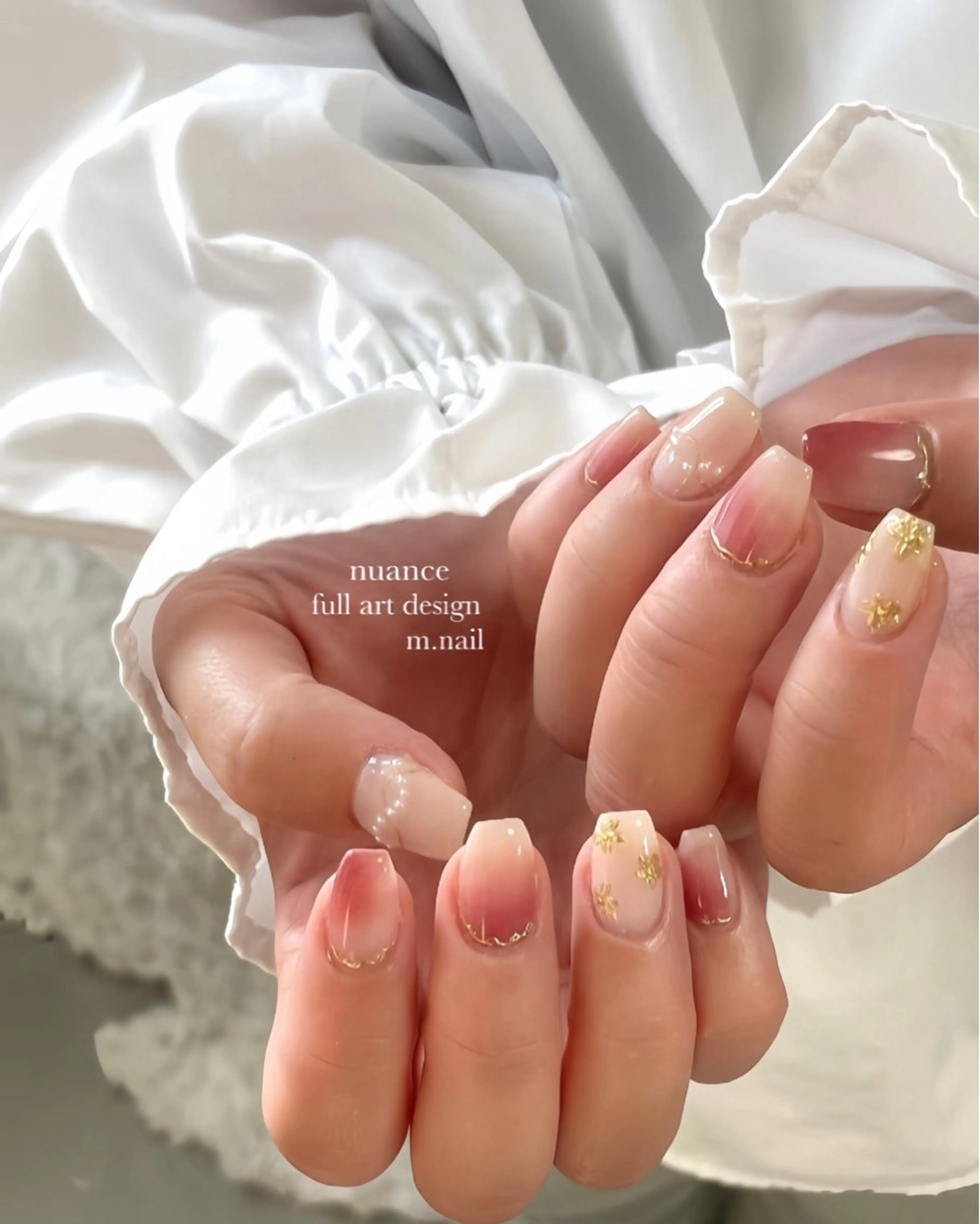 ネイル オーロラネイル フレンチネイル ガラスフレンチ 韓国ネイル マグネットネイル ハンドネイル m.nail salonのネイルデザイン