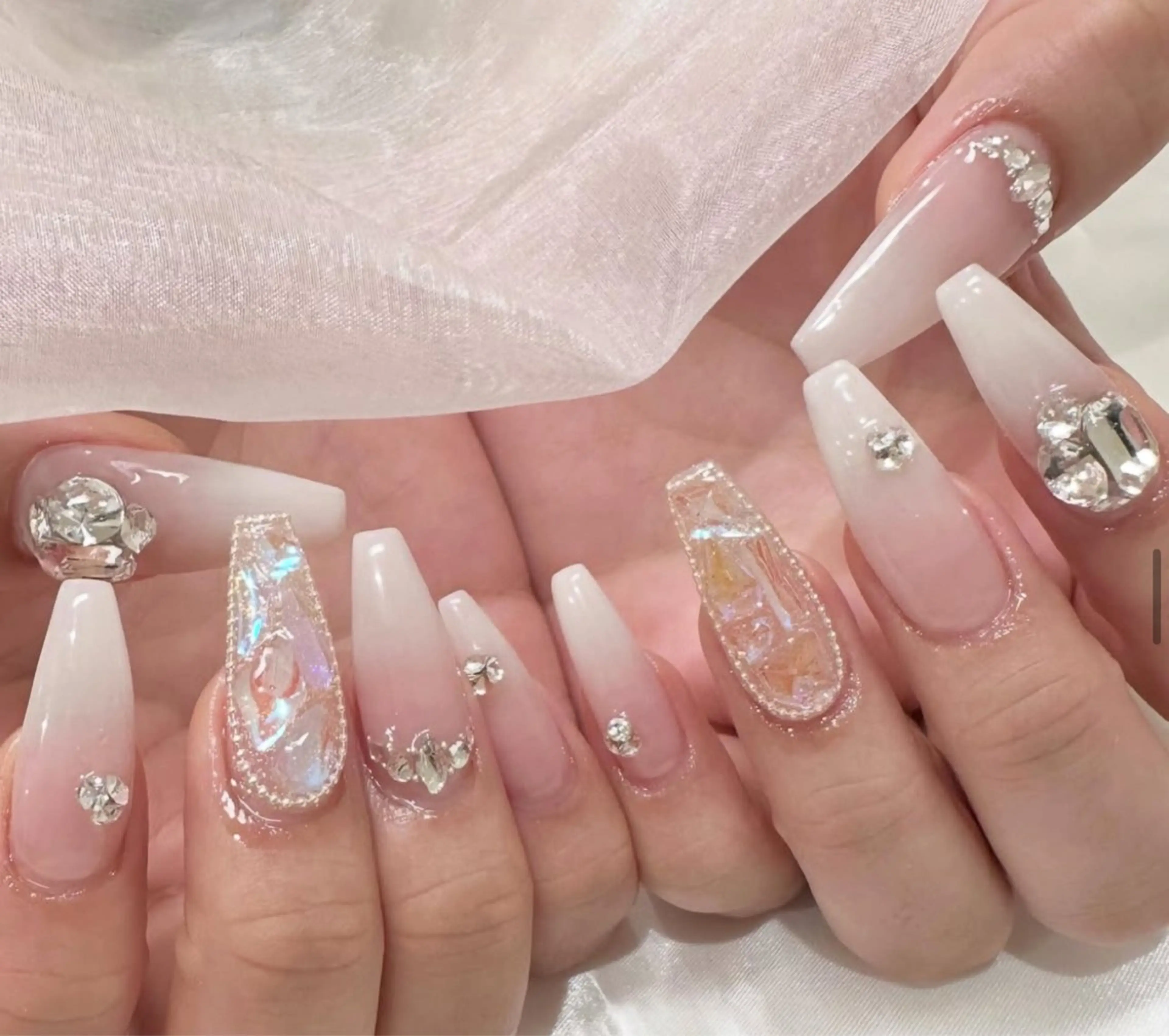 ネイル アートネイル フラワーネイル フレンチネイル ジェルネイル グラデーション ハンドネイル Ryu Nail NekoChanのネイルデザイン