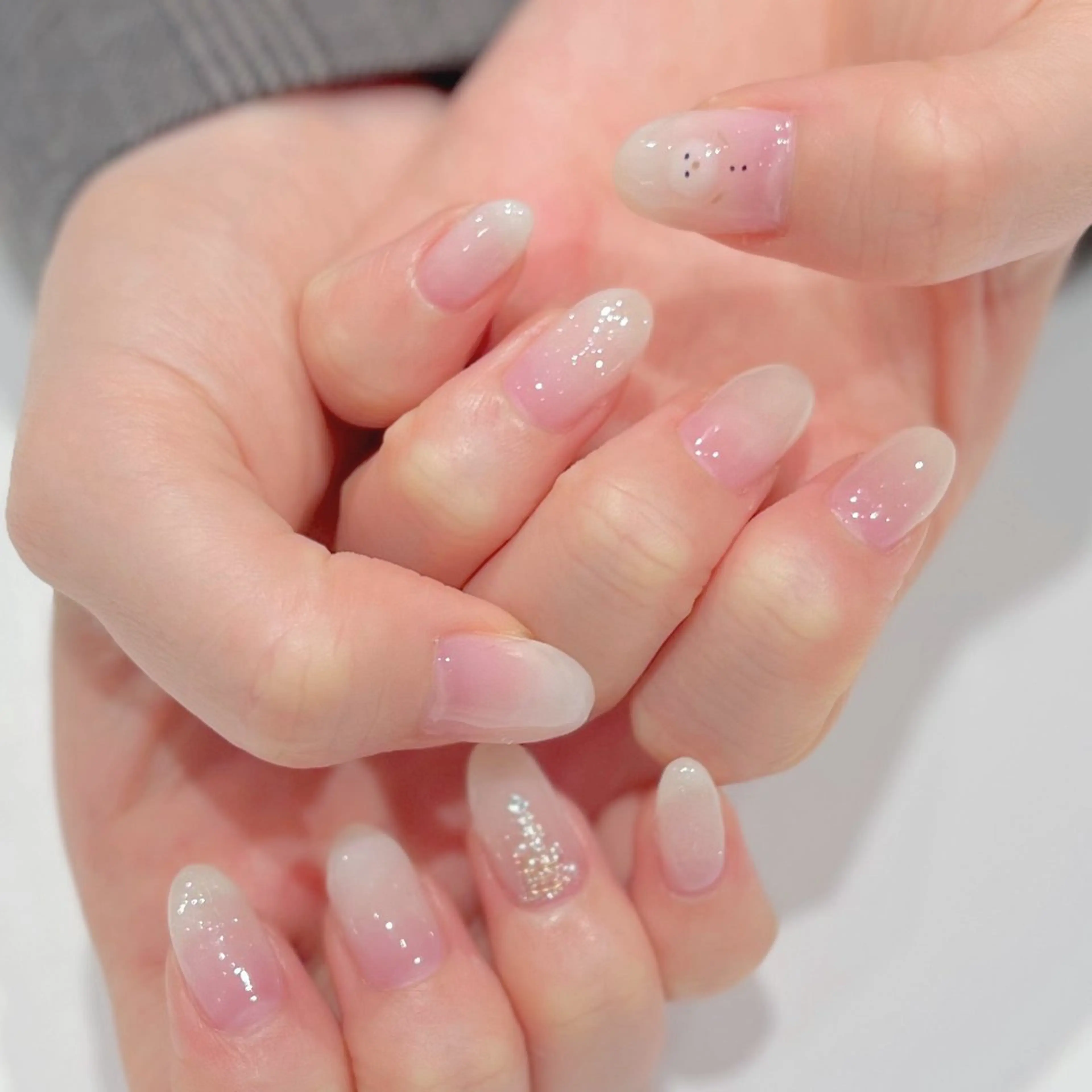 ネイル アートネイル ジェルネイル グラデーション パラジェル 冬ネイル ハンドネイル VINGT NAIL Aika.K🍒のネイルデザイン