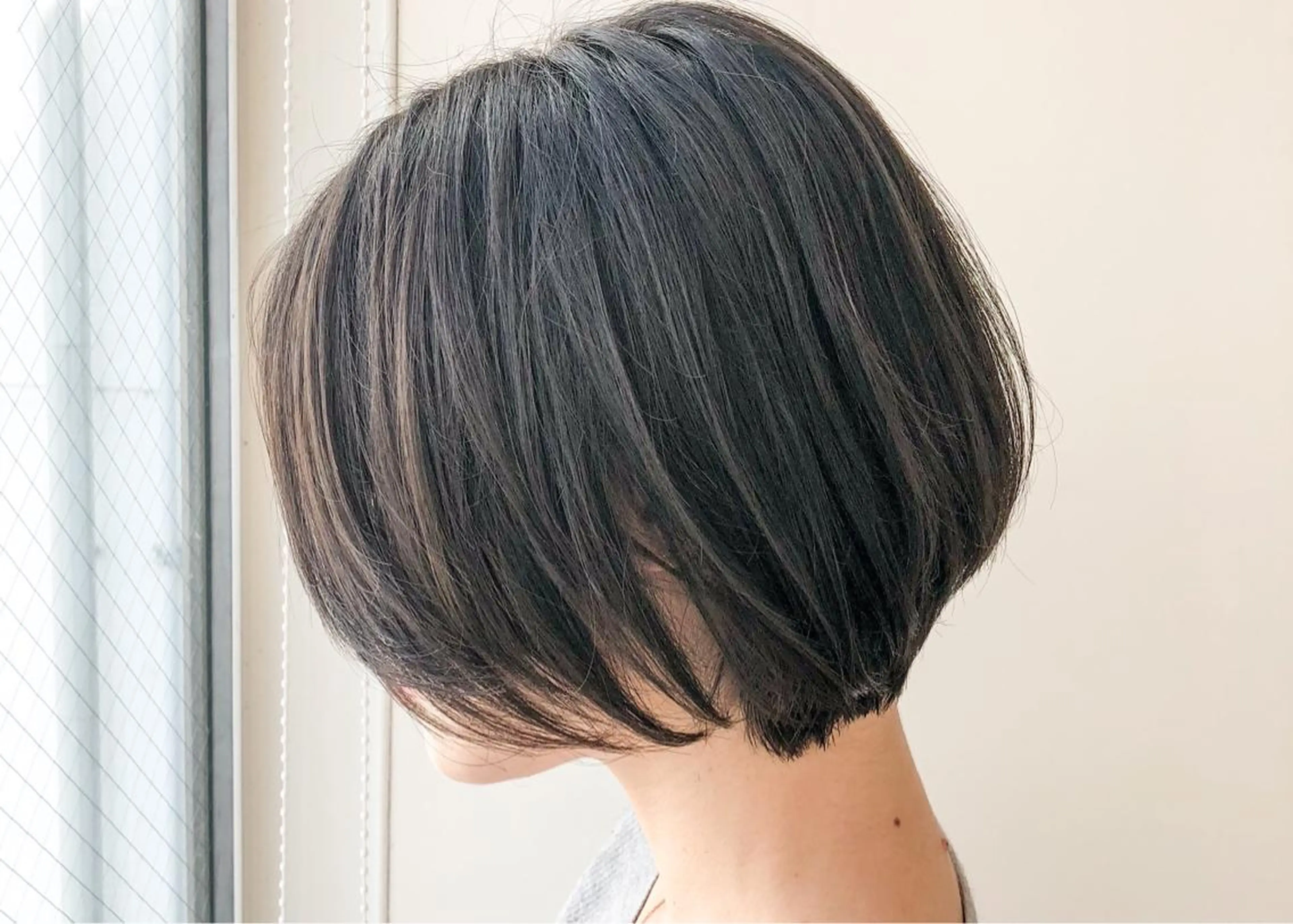 ショート カラー グラデーションカラー ボブ 中山 天地のヘアスタイル