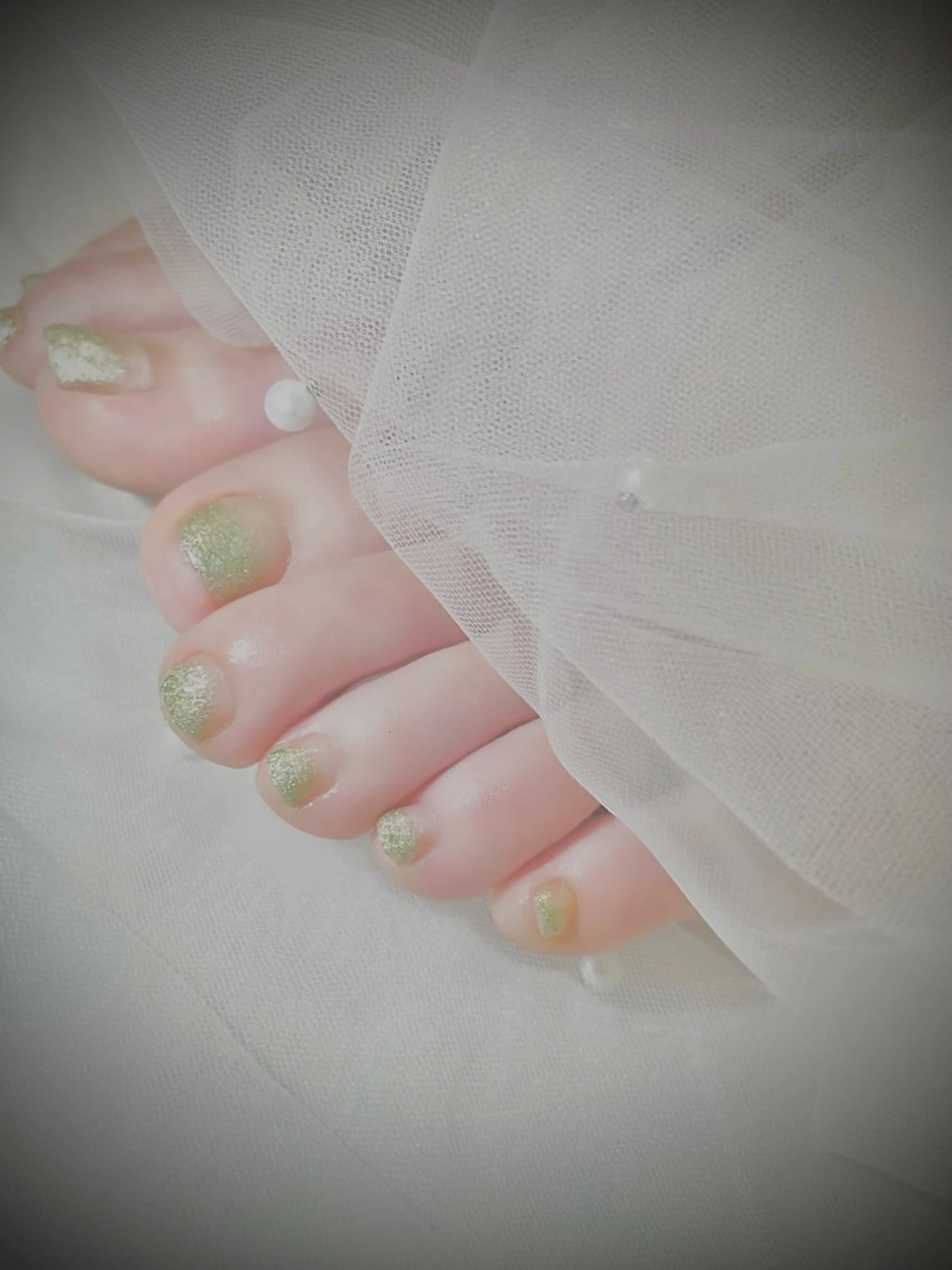 ネイル フットネイル グラデーション ラメ(グリッター) ラメグラデーション フットネイル 桑田 あおいのネイルデザイン