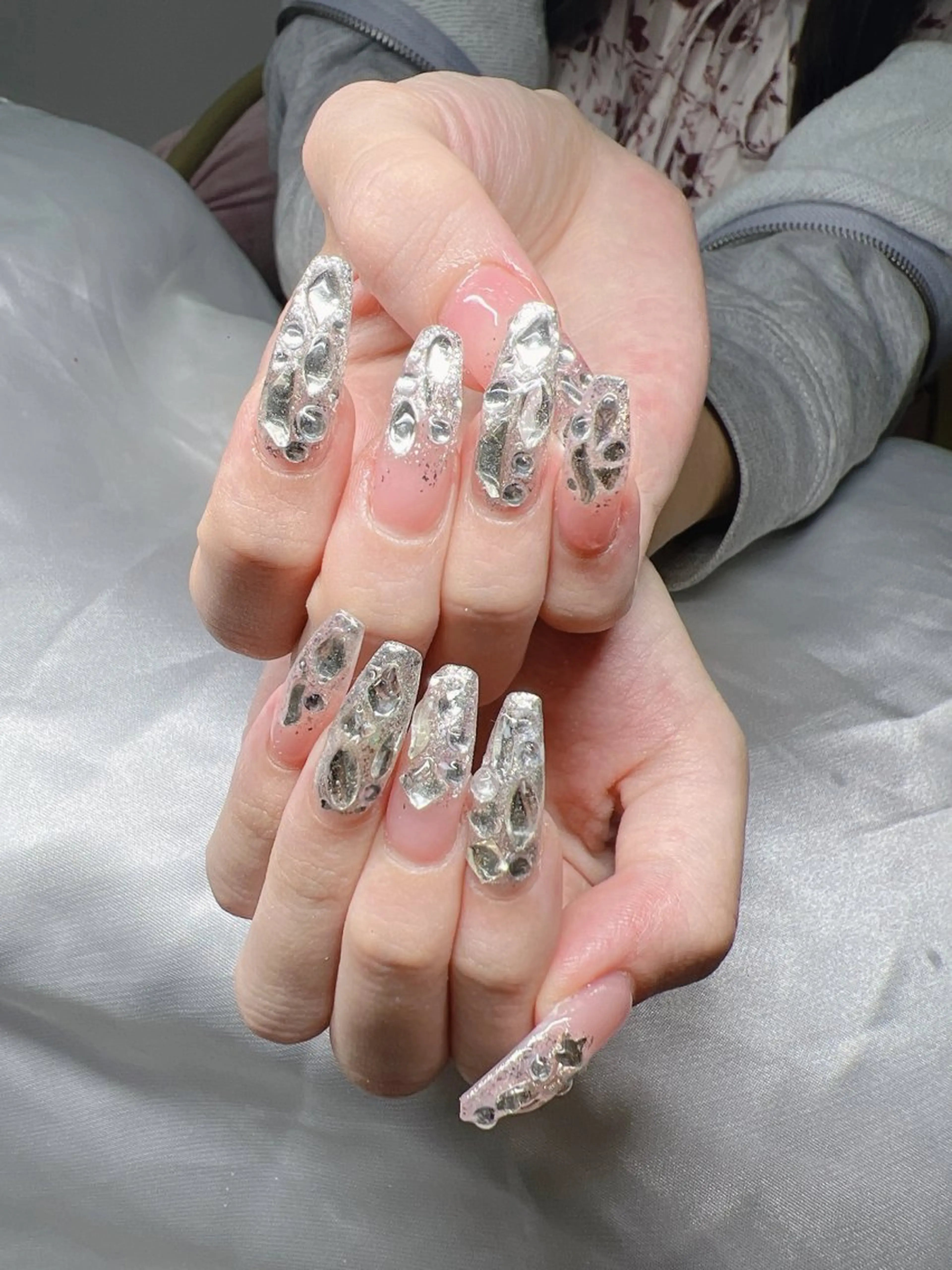 ネイル 長さ出し グラデーション 卒業式 キラキラネイル マグネットネイル Lee Nailsのネイルデザイン