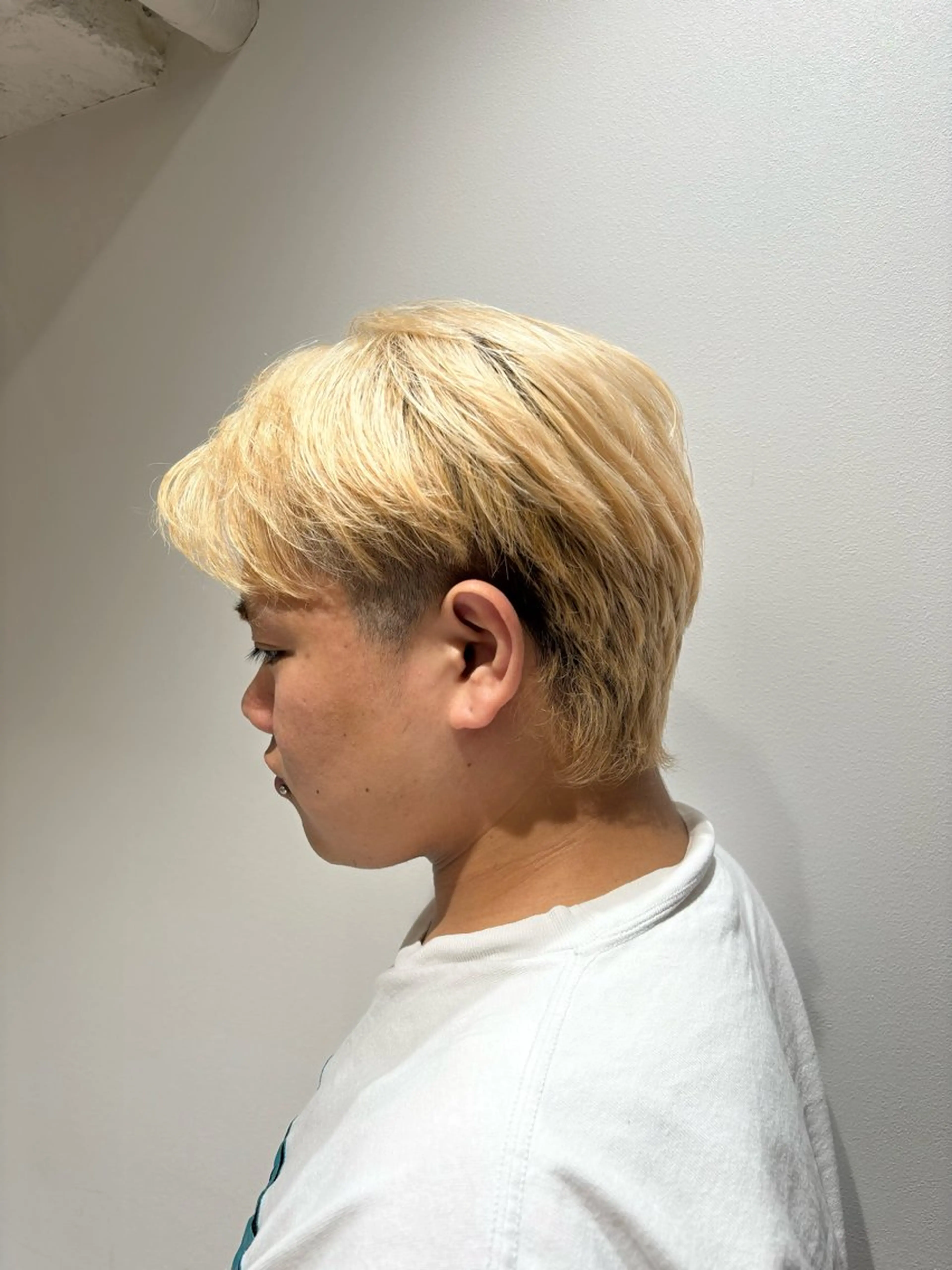 ショート カラー メンズ マッシュウルフ マッシュ メンズウルフカット ショートヘア ウルフカット 山田 悠朱里のヘアスタイル