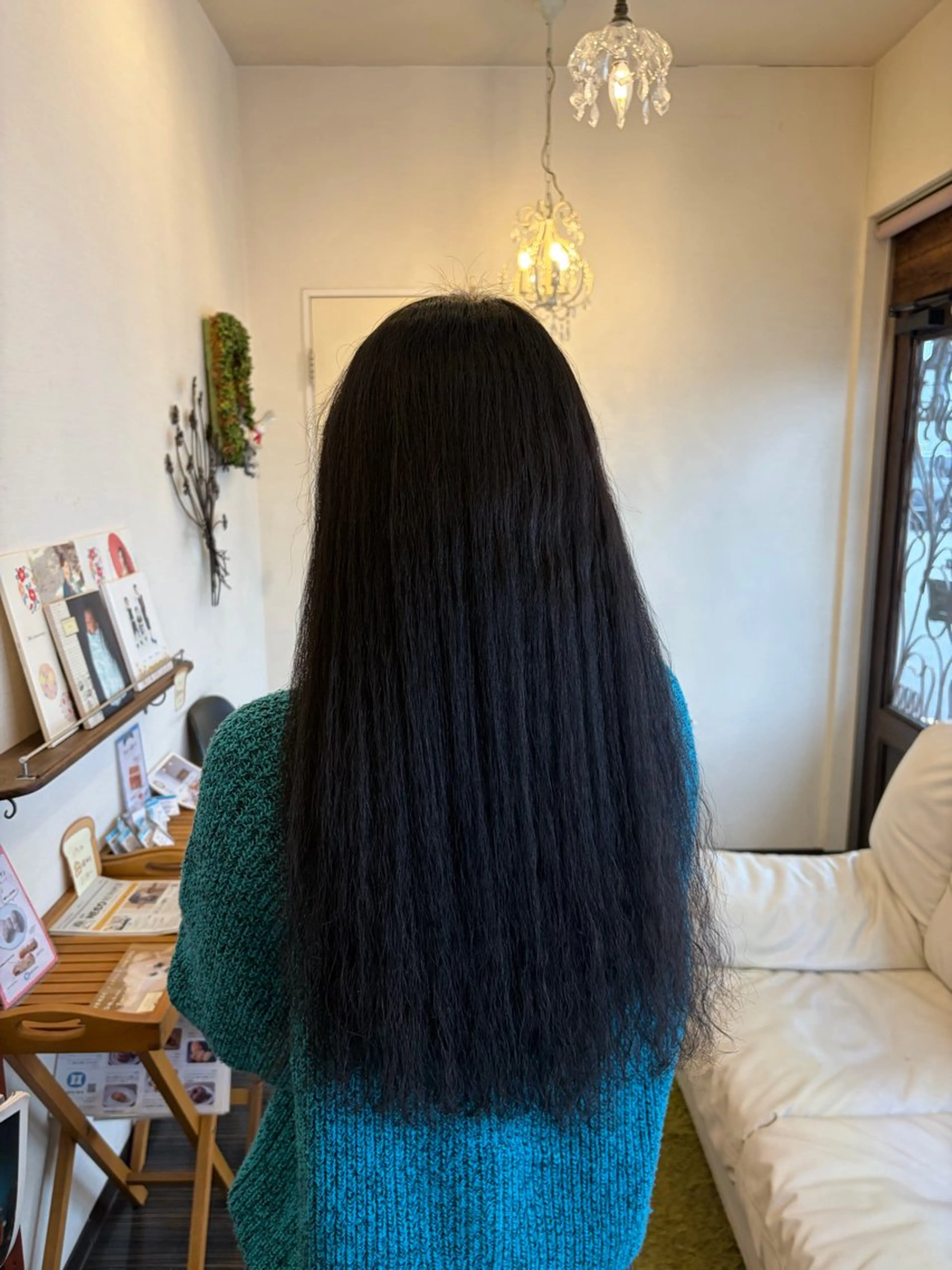 ロング カラー 黒髪 宮嶋 果鈴のヘアスタイル