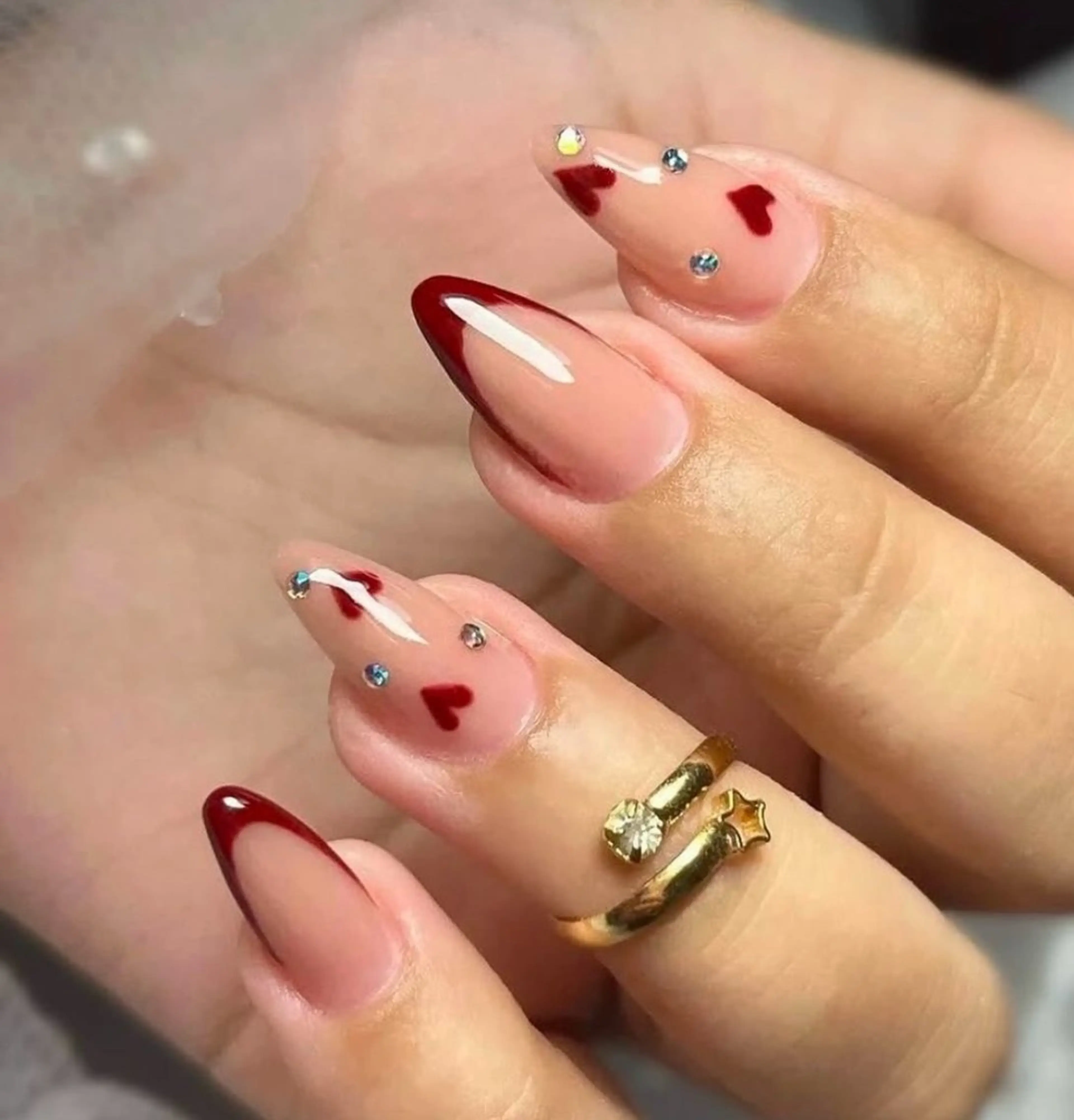 ネイル アートネイル オーロラネイル チークネイル フレンチネイル ガラスフレンチ ハンドネイル 🎀YooLi Nail salonのネイルデザイン