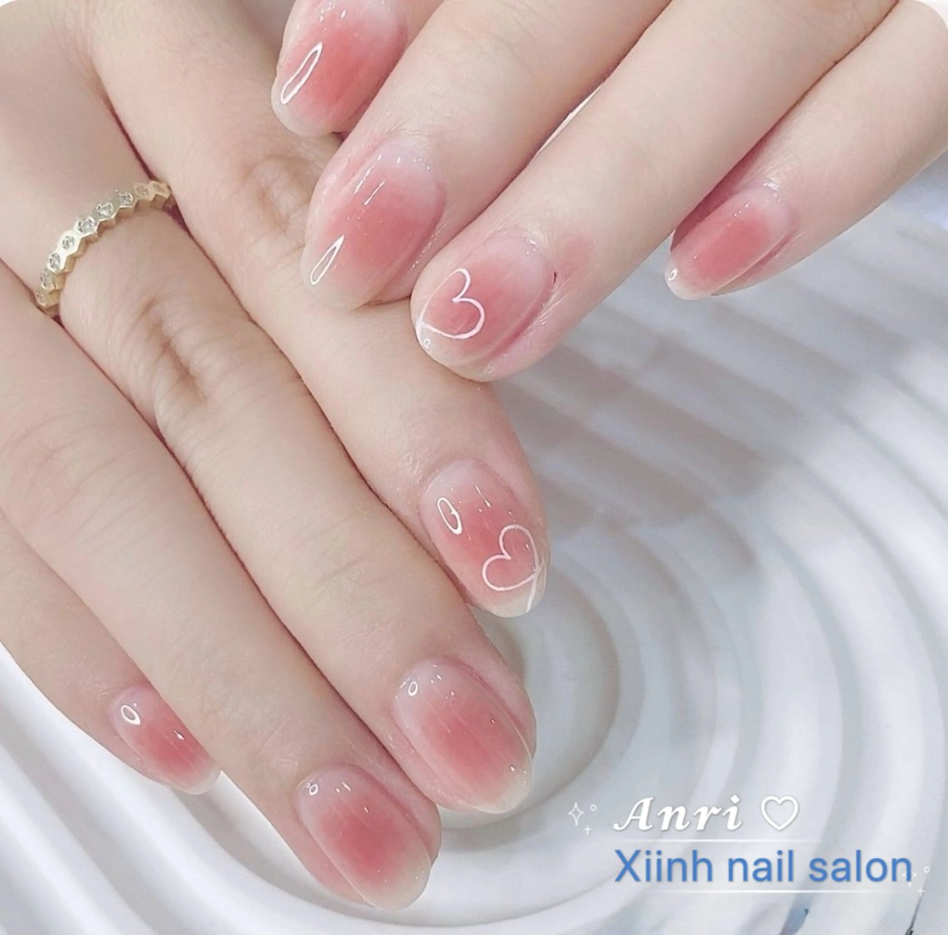 ネイル チークネイル 長さ出し フットネイル ジェルネイル 卒業式 ハンドネイル 𝓐𝓷𝓻𝓲 XiinhNailのネイルデザイン