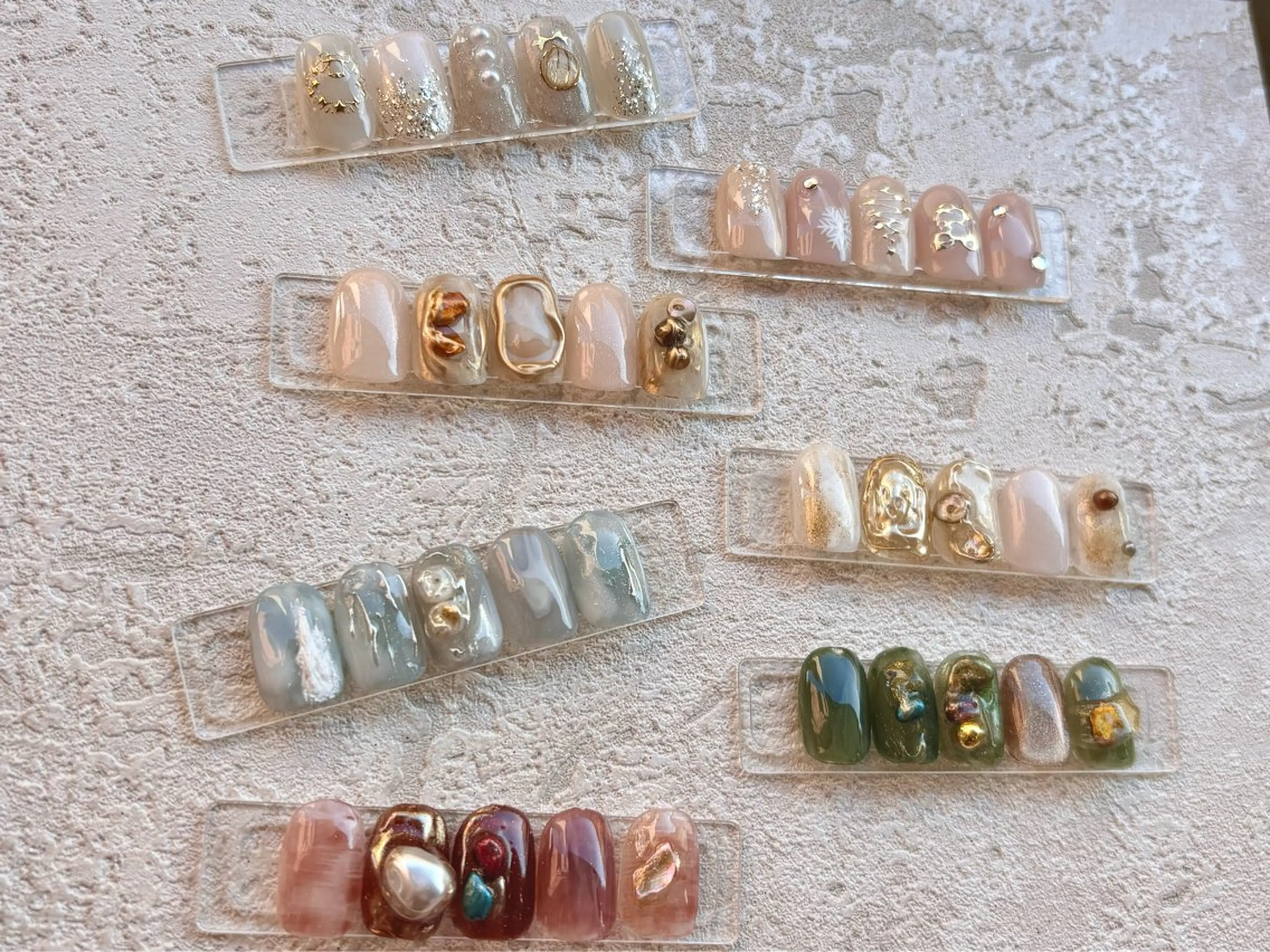 ネイル ニュアンスネイル 赤色 冬ネイル クリスマス ETE LUNA NAILのネイルデザイン