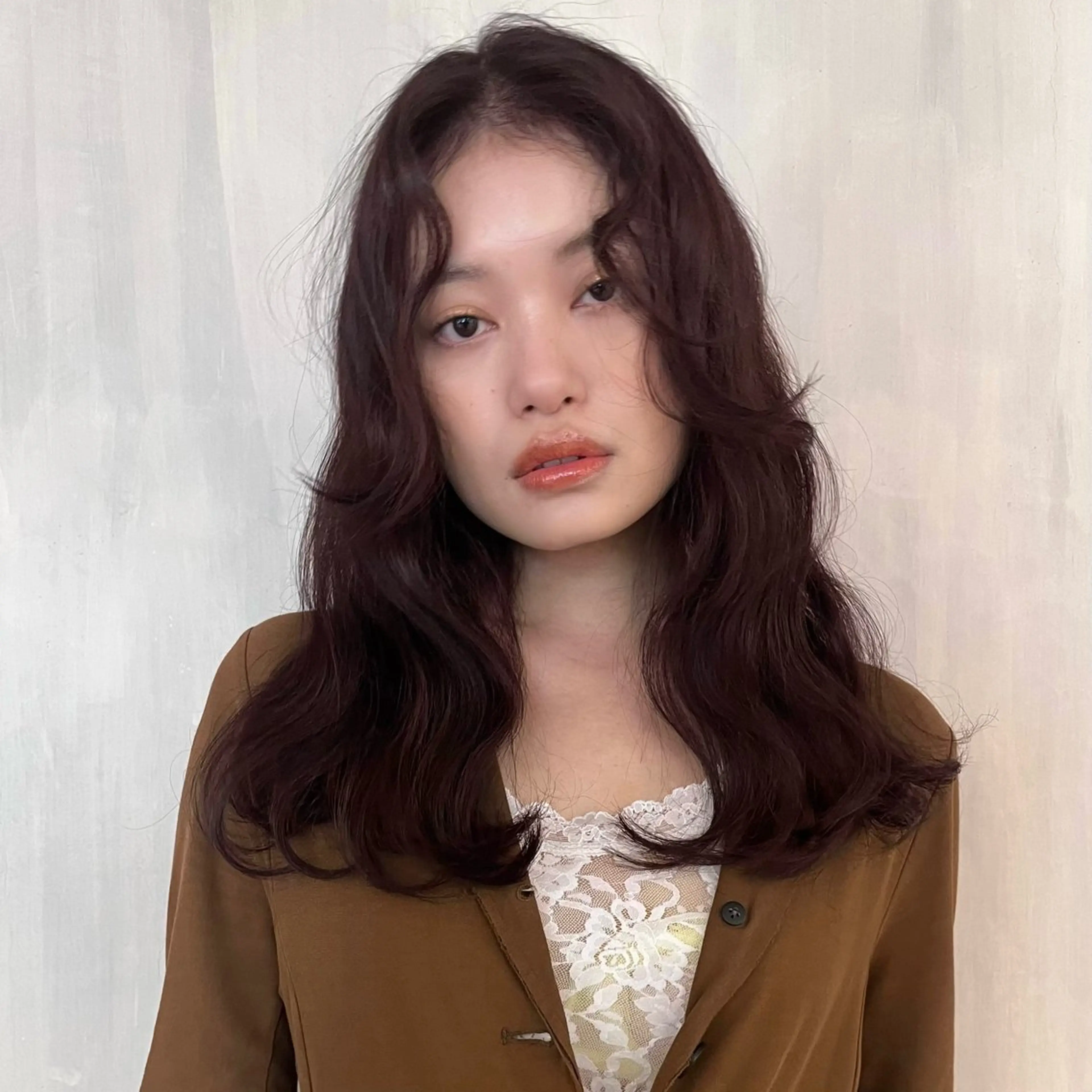 セミロング カラー ボルドーカラー レイヤーカット ヘアカラー 市場 優梨 レイヤーカットのヘアスタイル