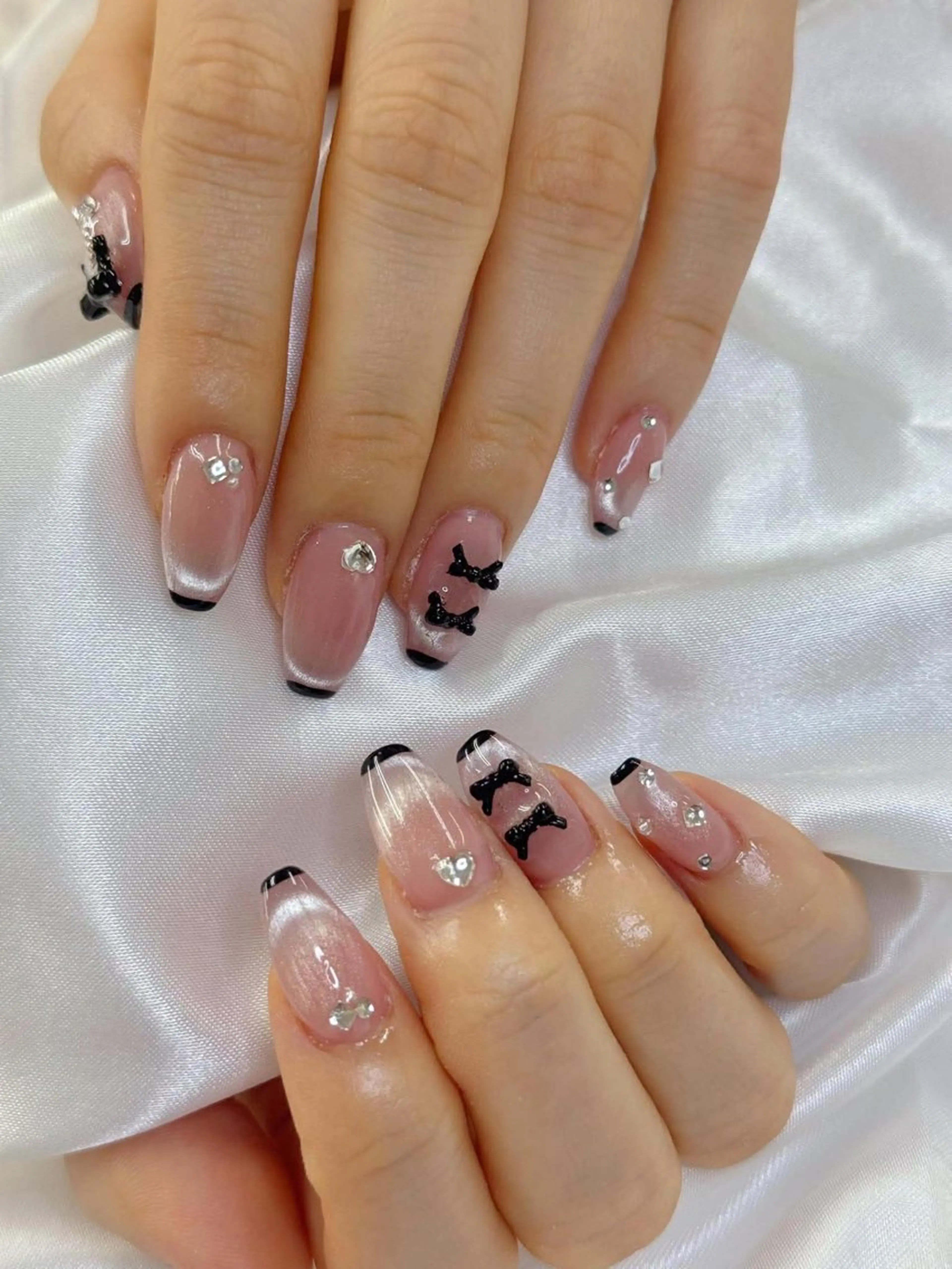 ネイル 桜ネイル フレンチネイル グラデーション 韓国ネイル マグネットネイル ハンドネイル ハンドケア Hara Nail 【パラジェル使用】のネイルデザイン