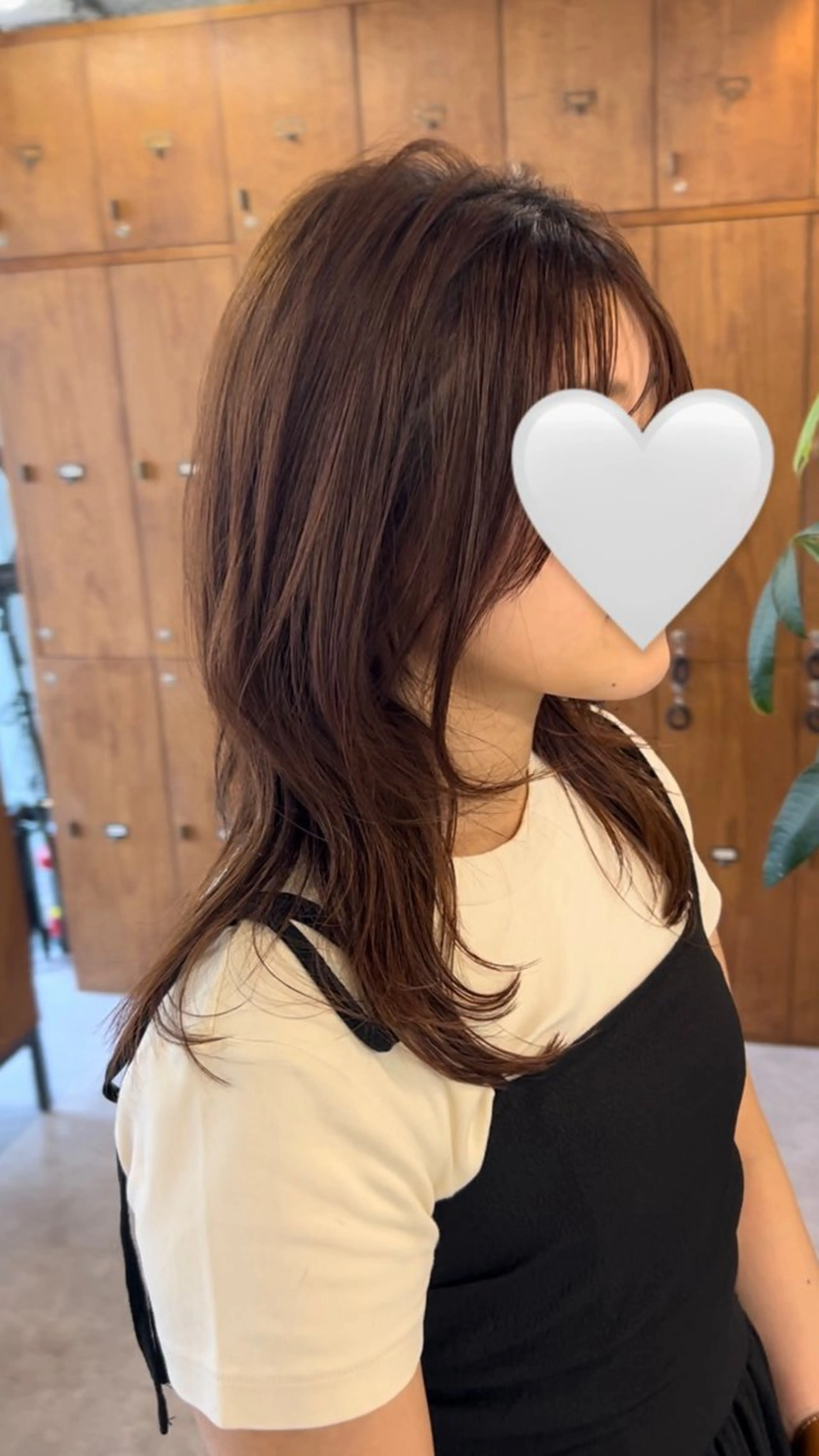 セミロング カラー カット ヘアカラー トリートメント SALOWIN二子玉川South店所属・AYANO ／レイヤー／オリーブのヘアスタイル
