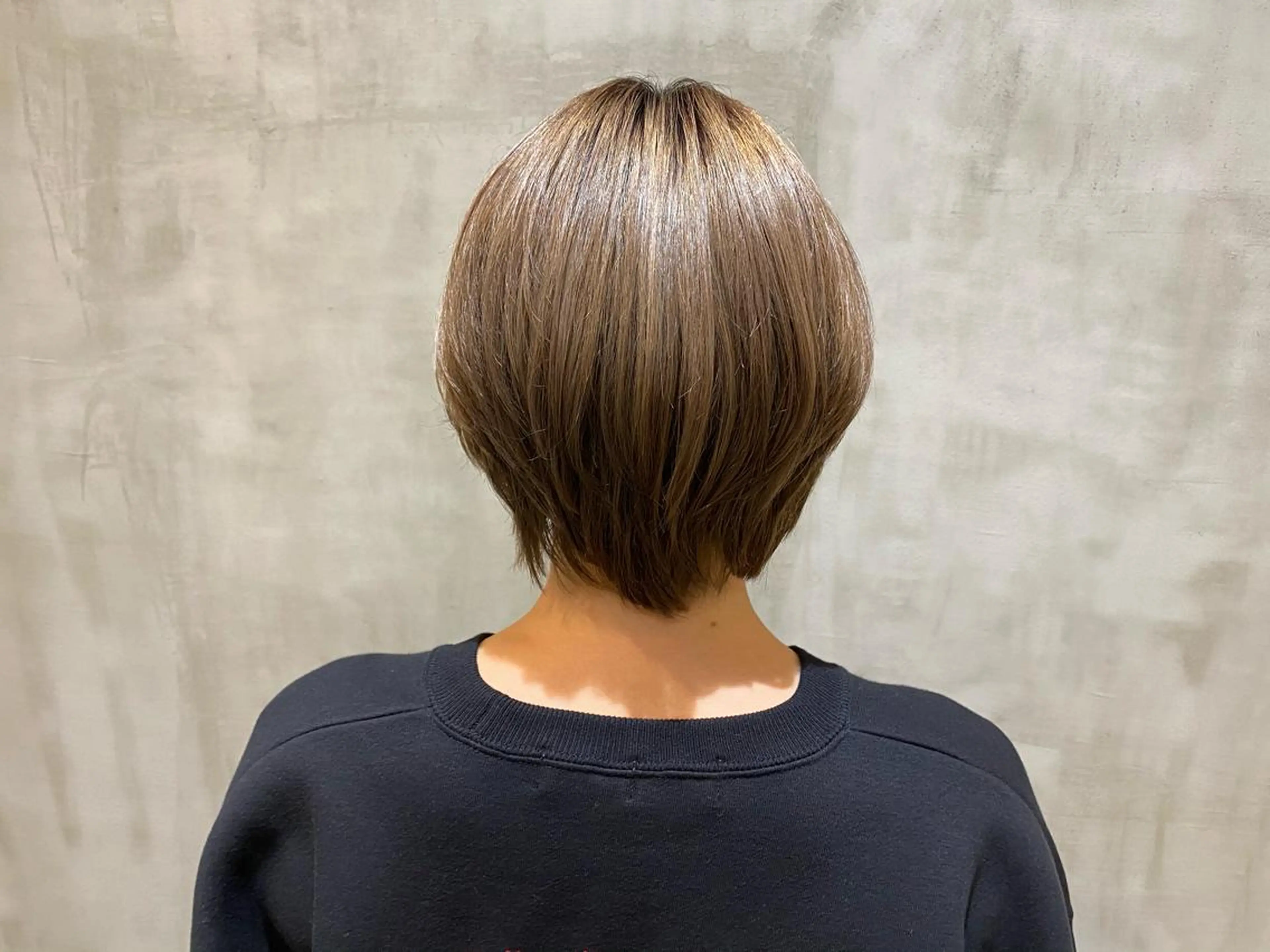 ショート カラー 鈴木 美紅のヘアスタイル