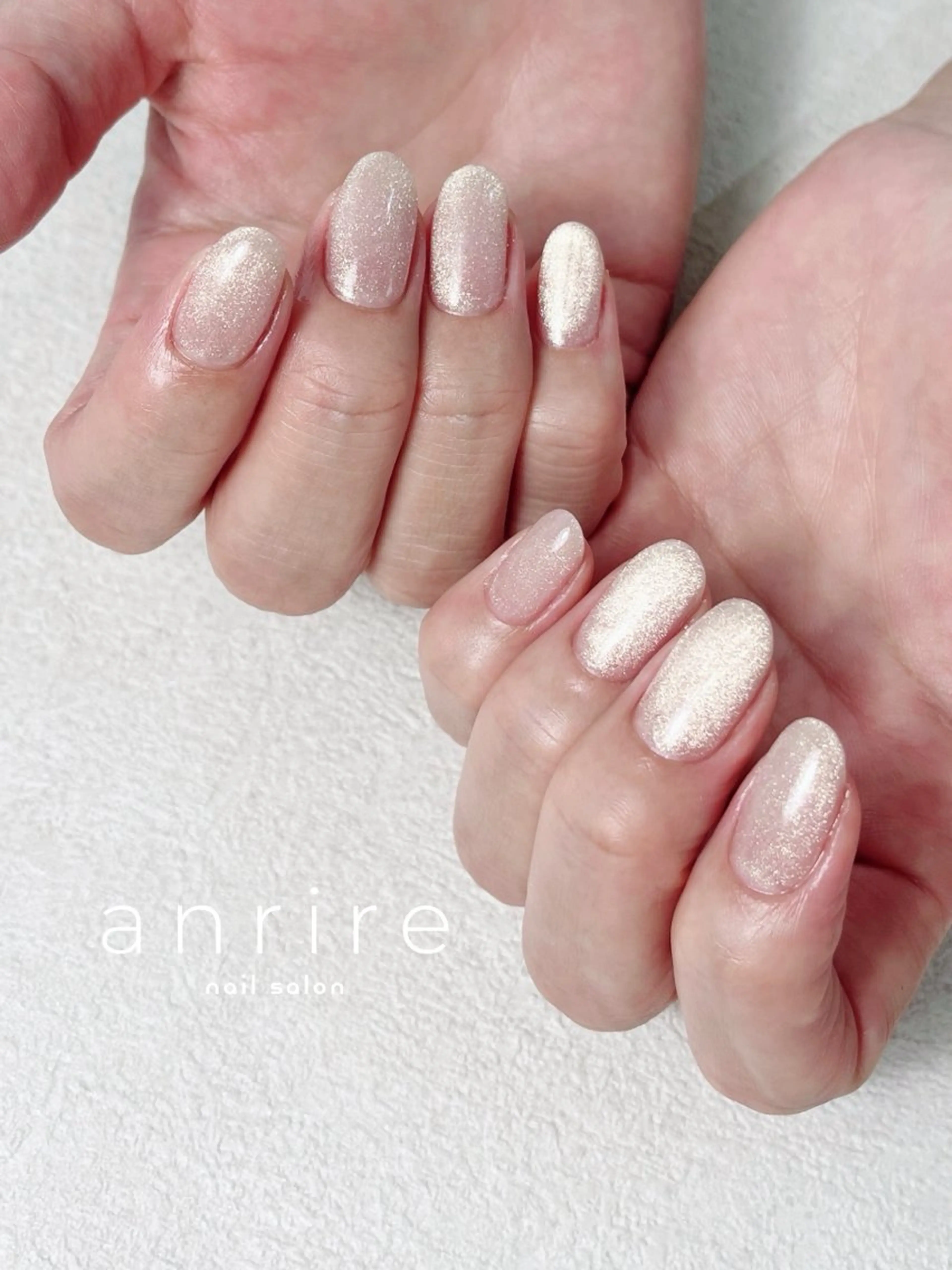 ネイル ジェルネイル ゴールド キラキラネイル マグネットネイル ワンカラーネイル ハンドネイル nailsalon anrireのネイルデザイン