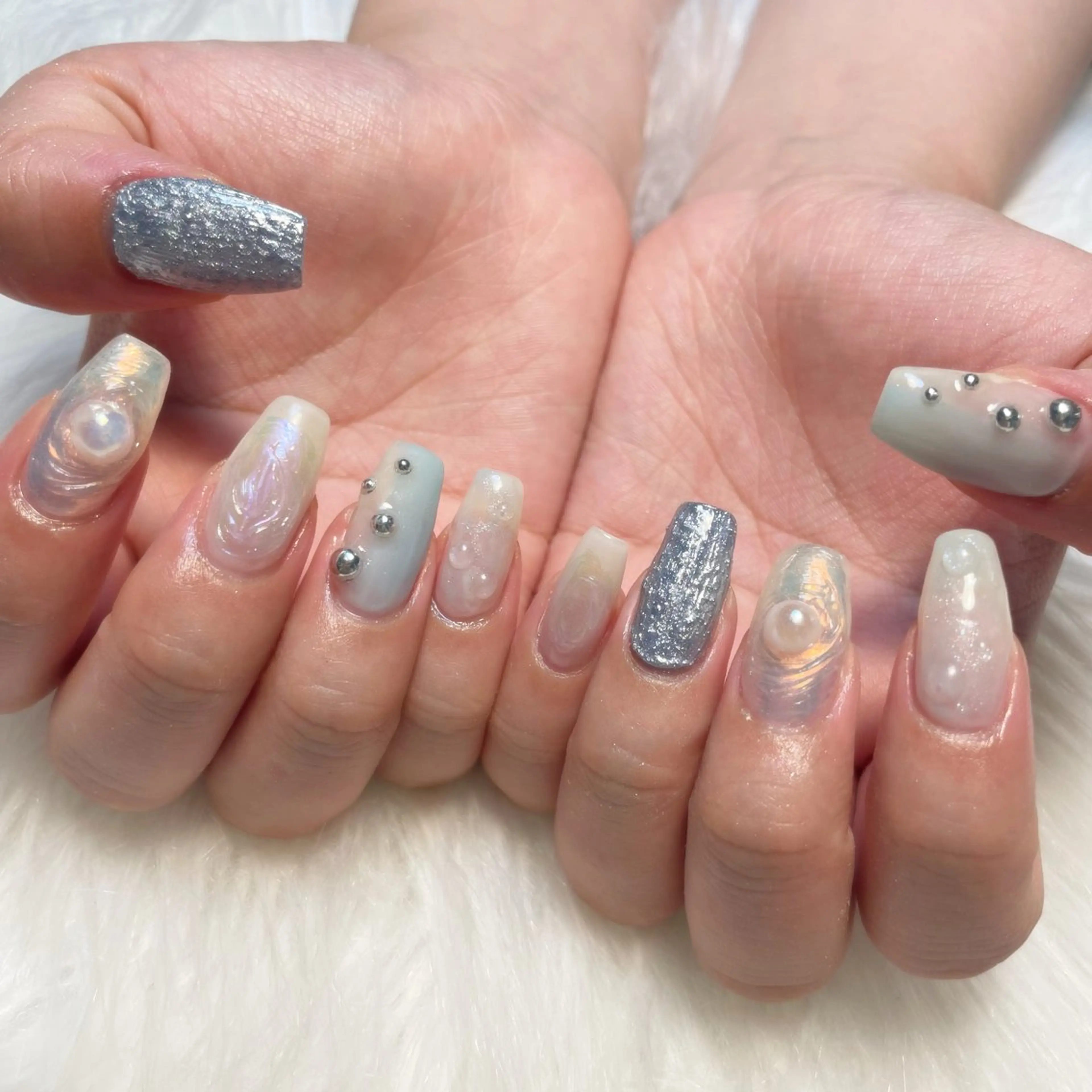 ネイル ハンドネイル ゴテゴテ💙ワンホン リオナのネイルデザイン