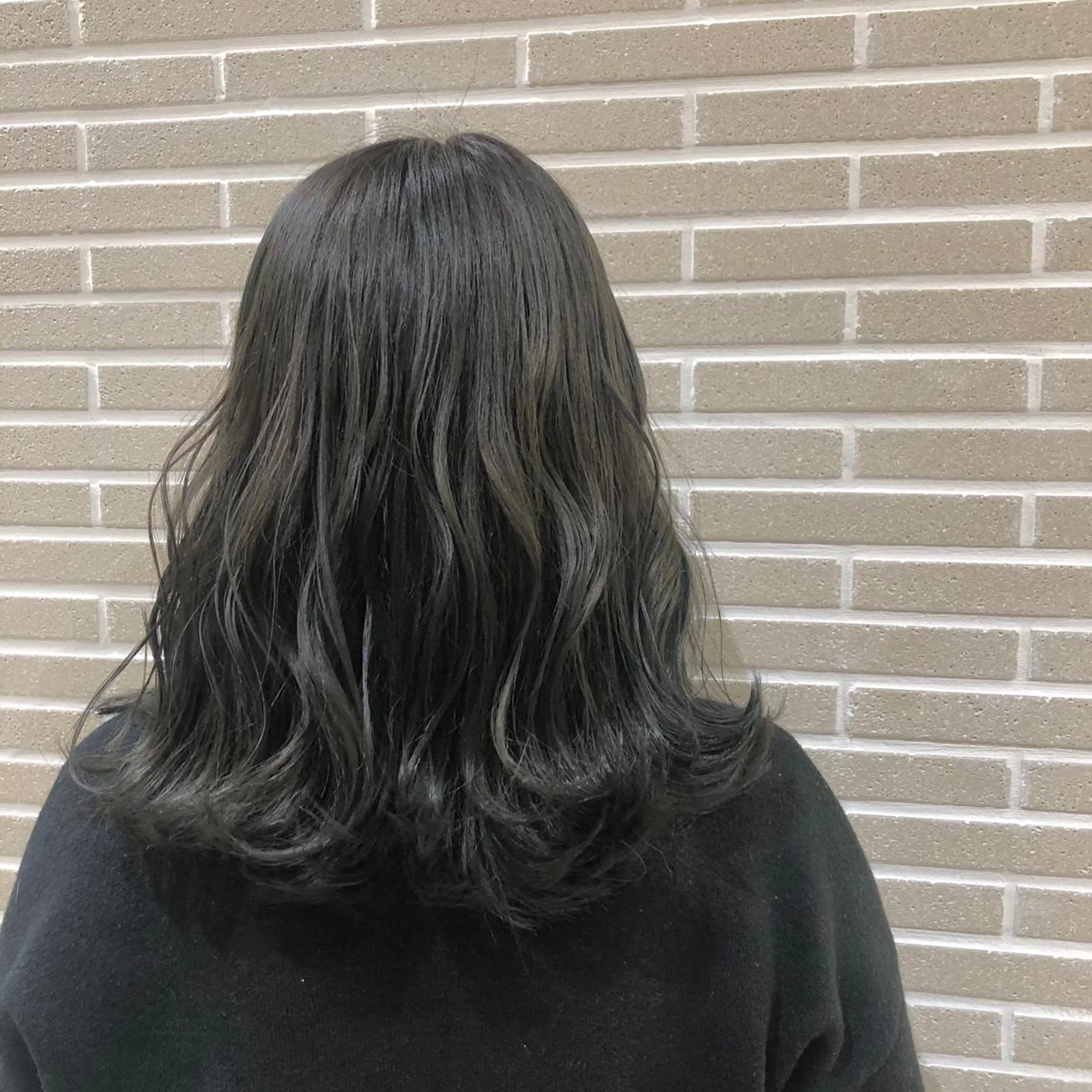 セミロング ヘアカラー トリートメント 植田 菜月のヘアスタイル