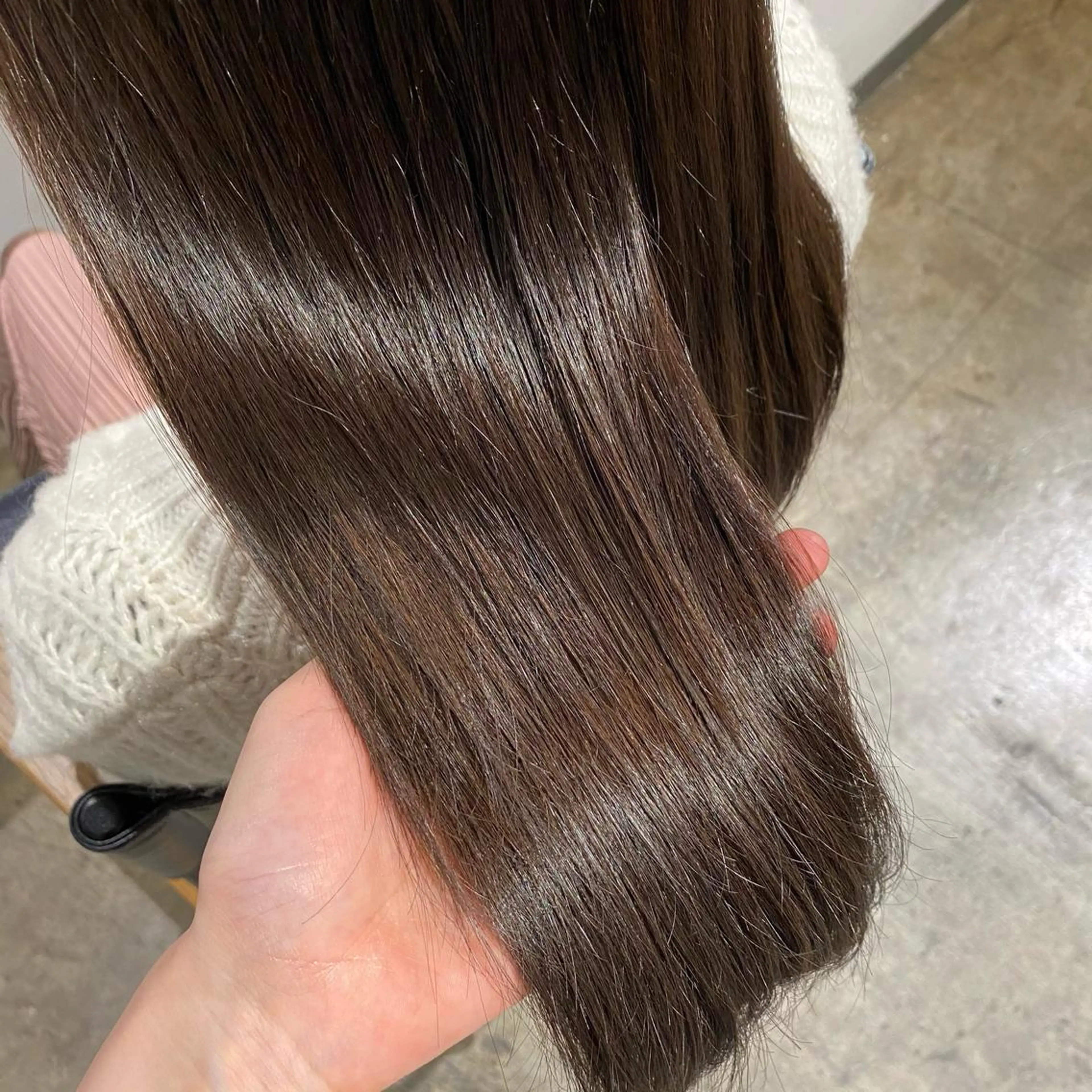 セミロング カラー アッシュ ベージュカラー ヘアカラー 🌼透明感艶カラー オリーブ🌼河村咲のヘアスタイル