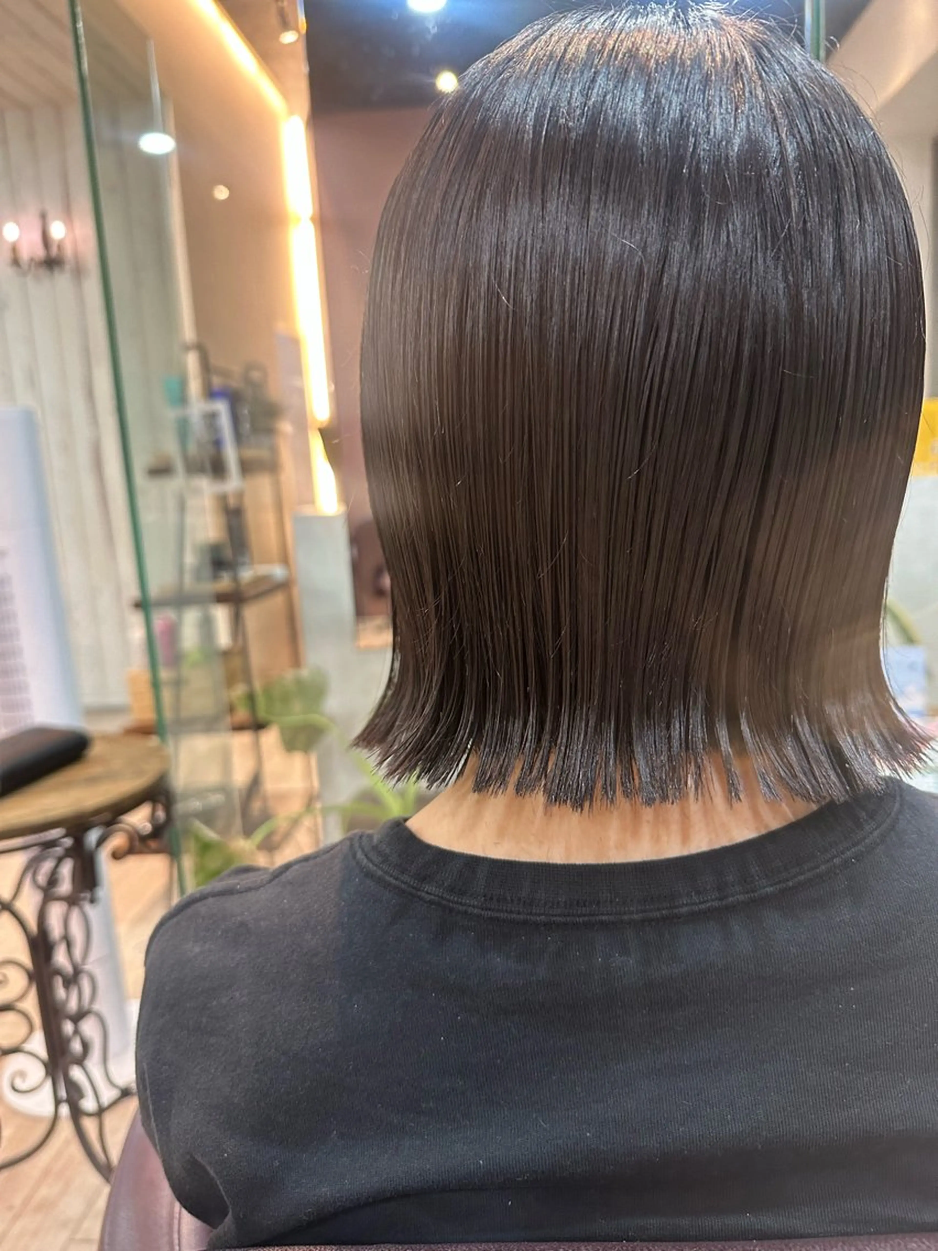 ショート ボブ 外ハネヘア カット ヘアカラー ツヤ髪質改善 💜れいな💜のヘアスタイル