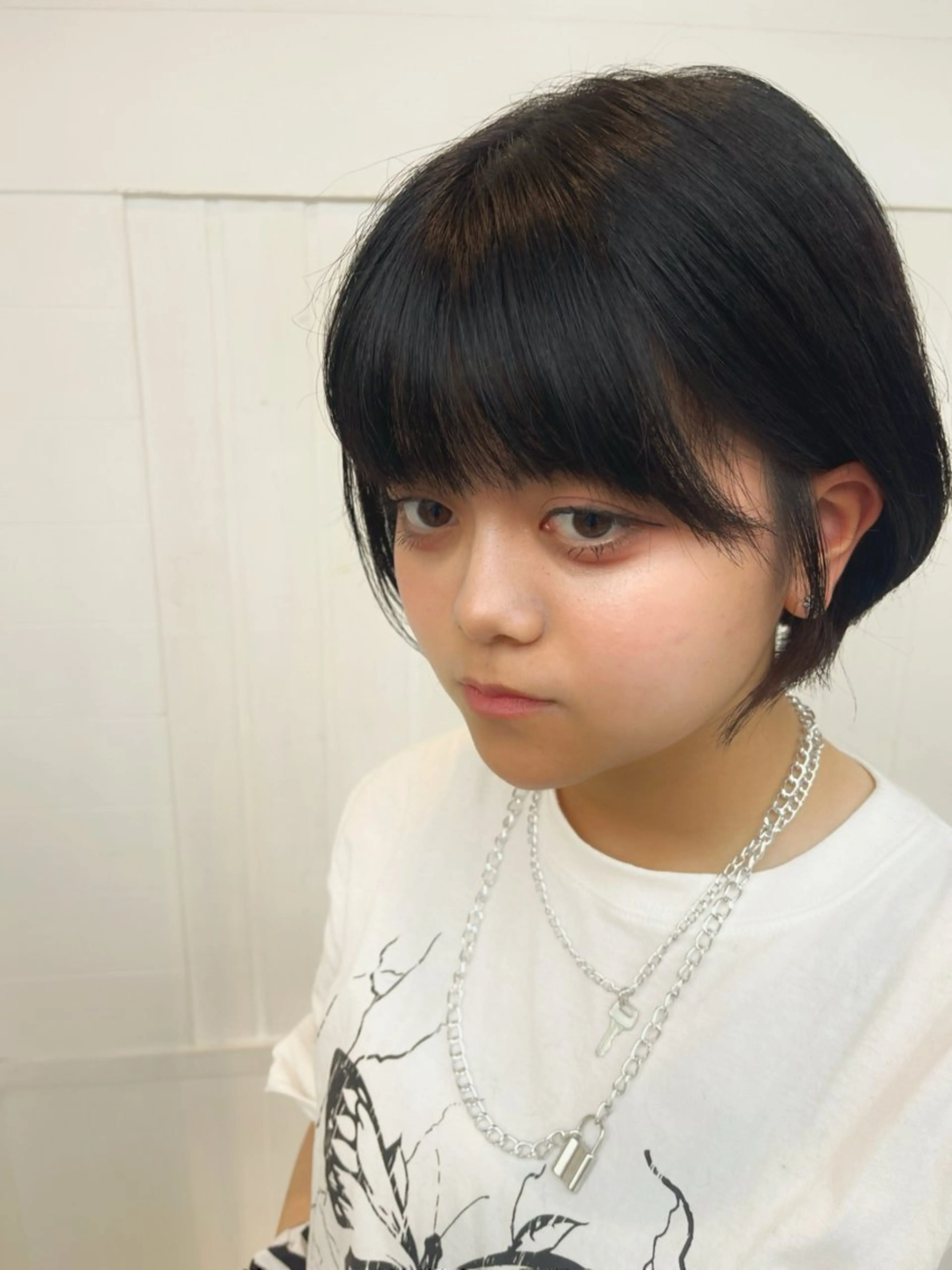 ショート カラー パーマ ヘアアレンジ 丸みショート ボブ 顔まわりレイヤー 顔周りカット レイヤーカット 二ヶ月綺麗なデザイン カット/星野六三四のヘアスタイル
