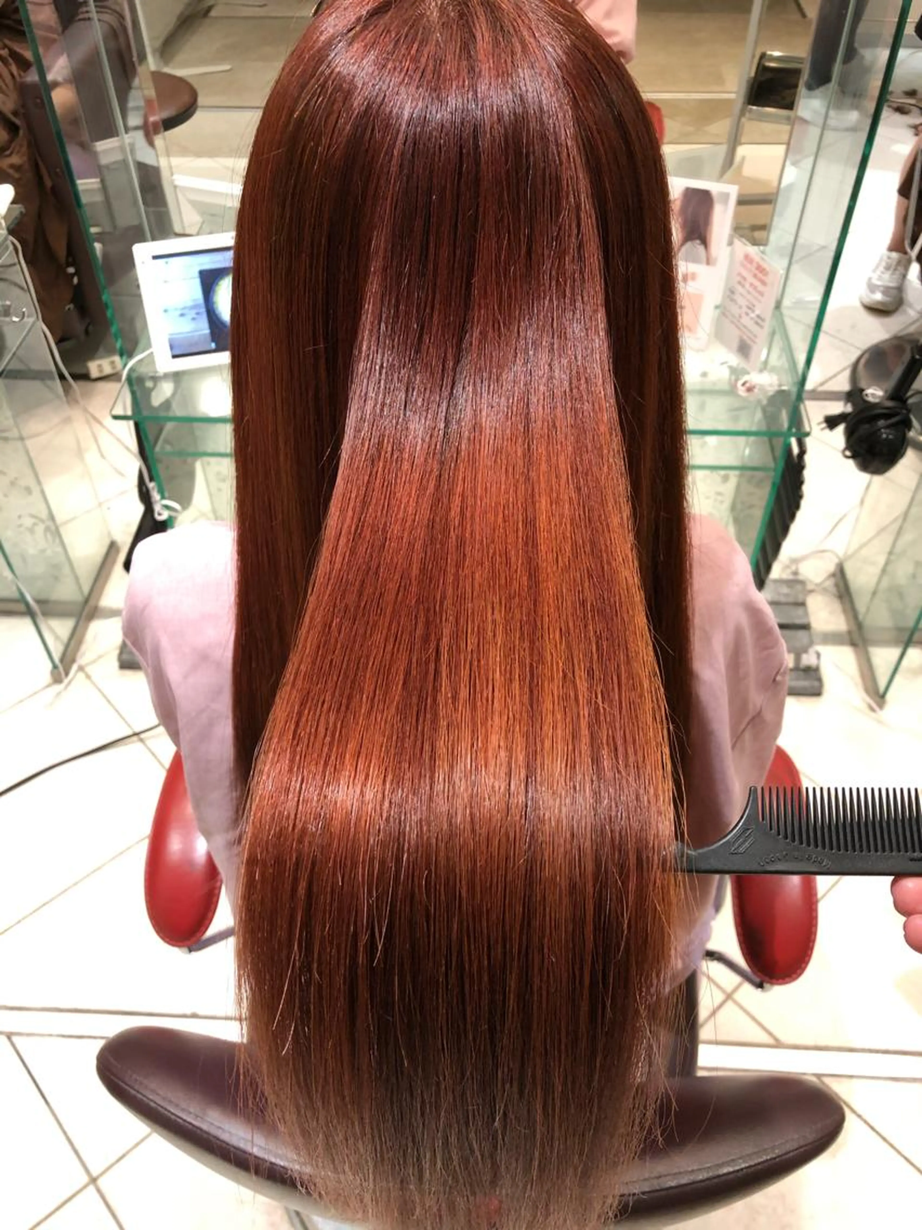 ノーダメージで驚きのツヤ感持続アイロン要らず✨美髪矯正ストレート＆全体カラー⭐︎髪質改善トリートメント込みの写真