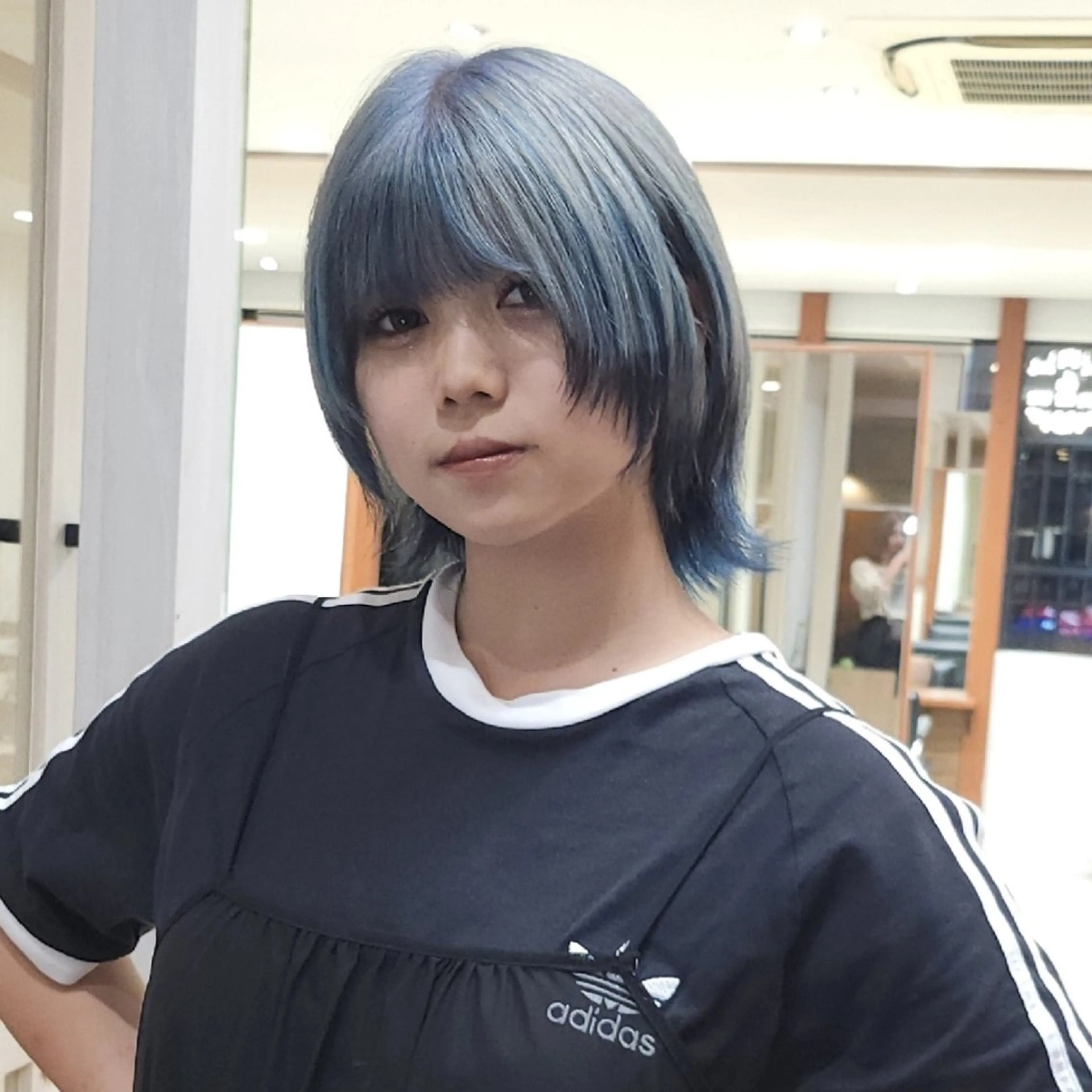 ミディアム カラー ウルフカット ケアブリーチ特化 same 🦈のヘアスタイル