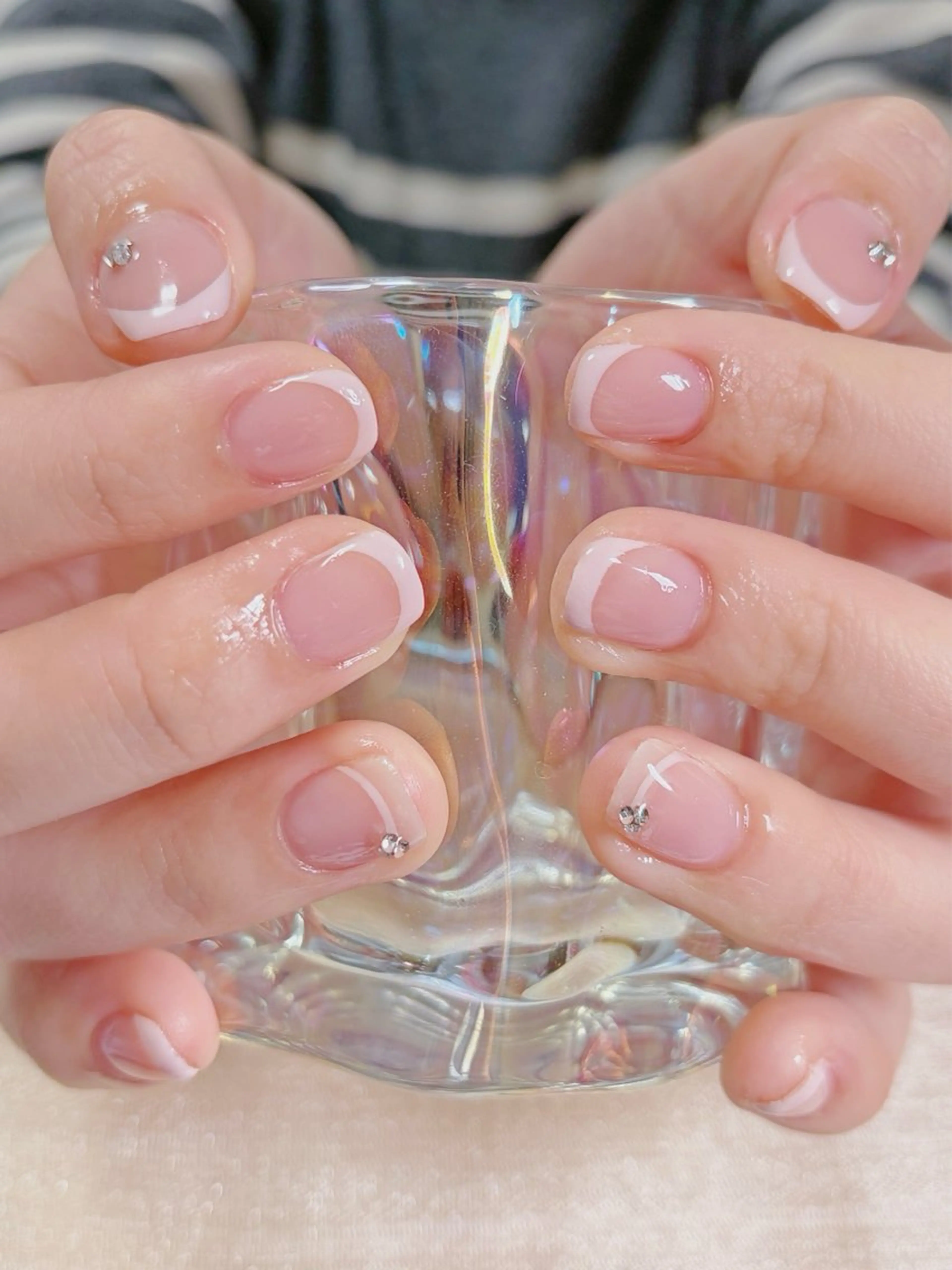 ネイル カジュアル フレンチネイル 持ち込み オフィスネイル ショートネイル ハンドネイル haku mioのネイルデザイン