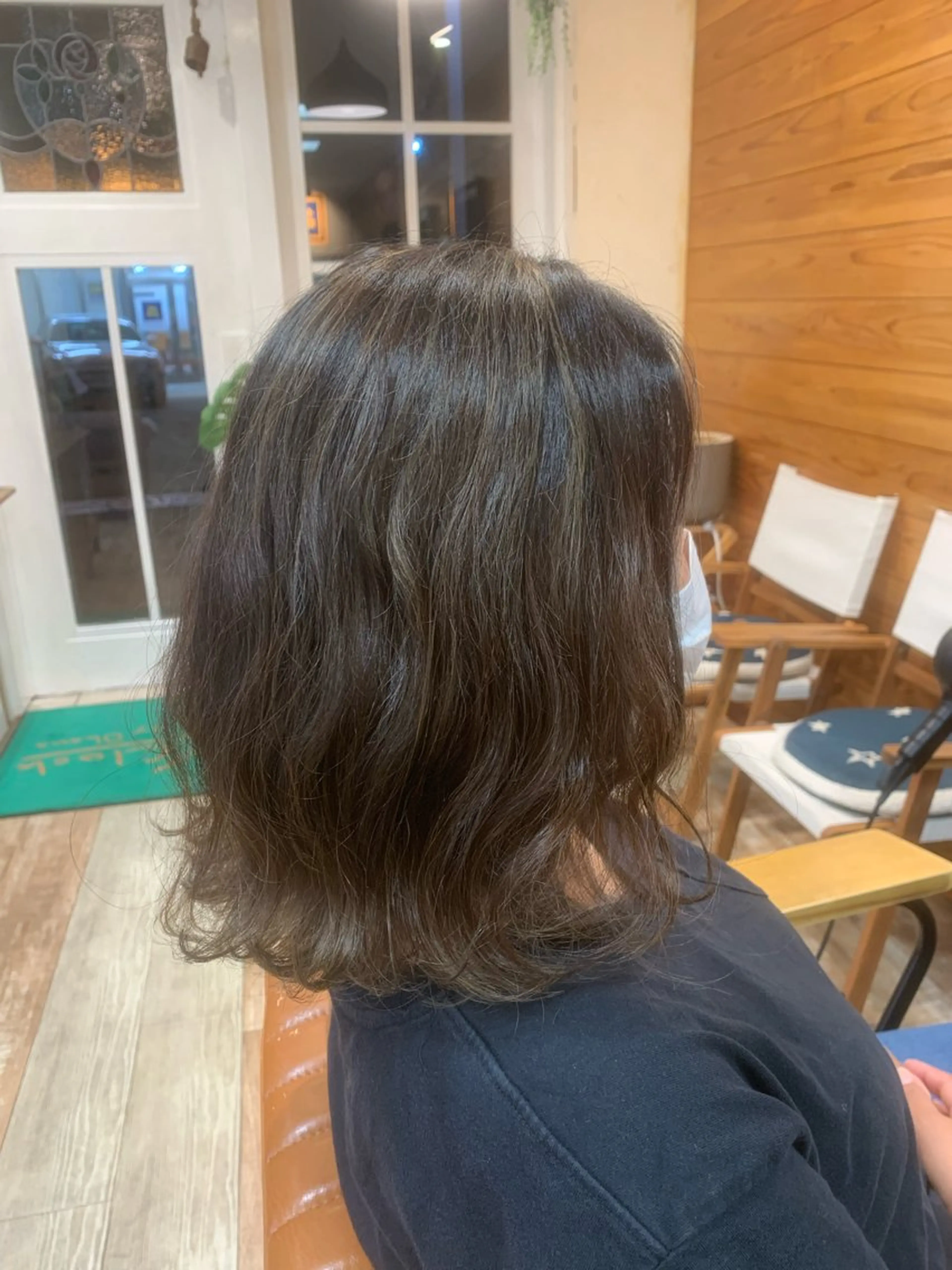 カラー アッシュ ブリーチ ハイライトカラー オリーブアッシュ 瀧 葉月のヘアスタイル