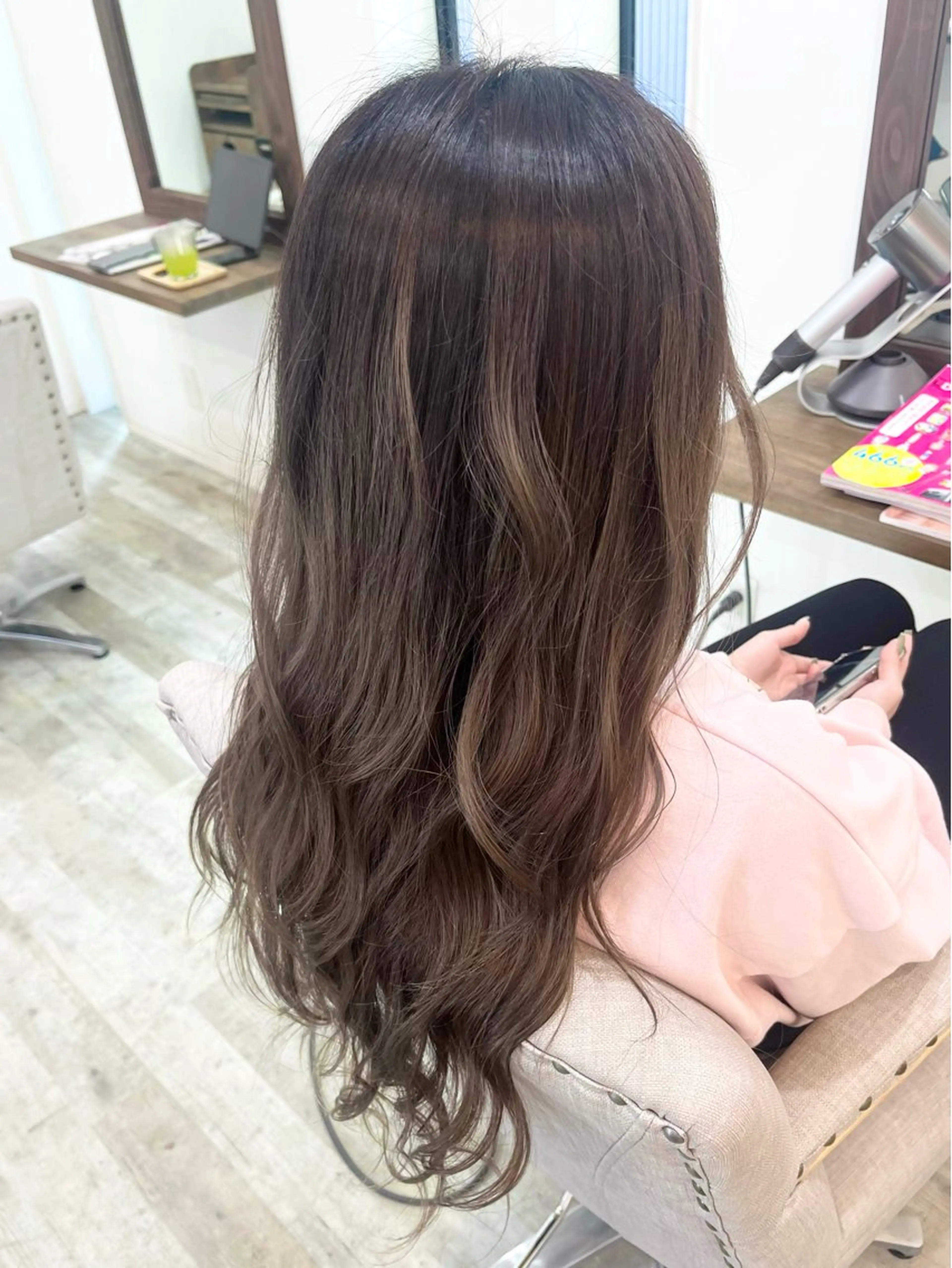 ロング カラー ambellir 山本伽椰のヘアスタイル