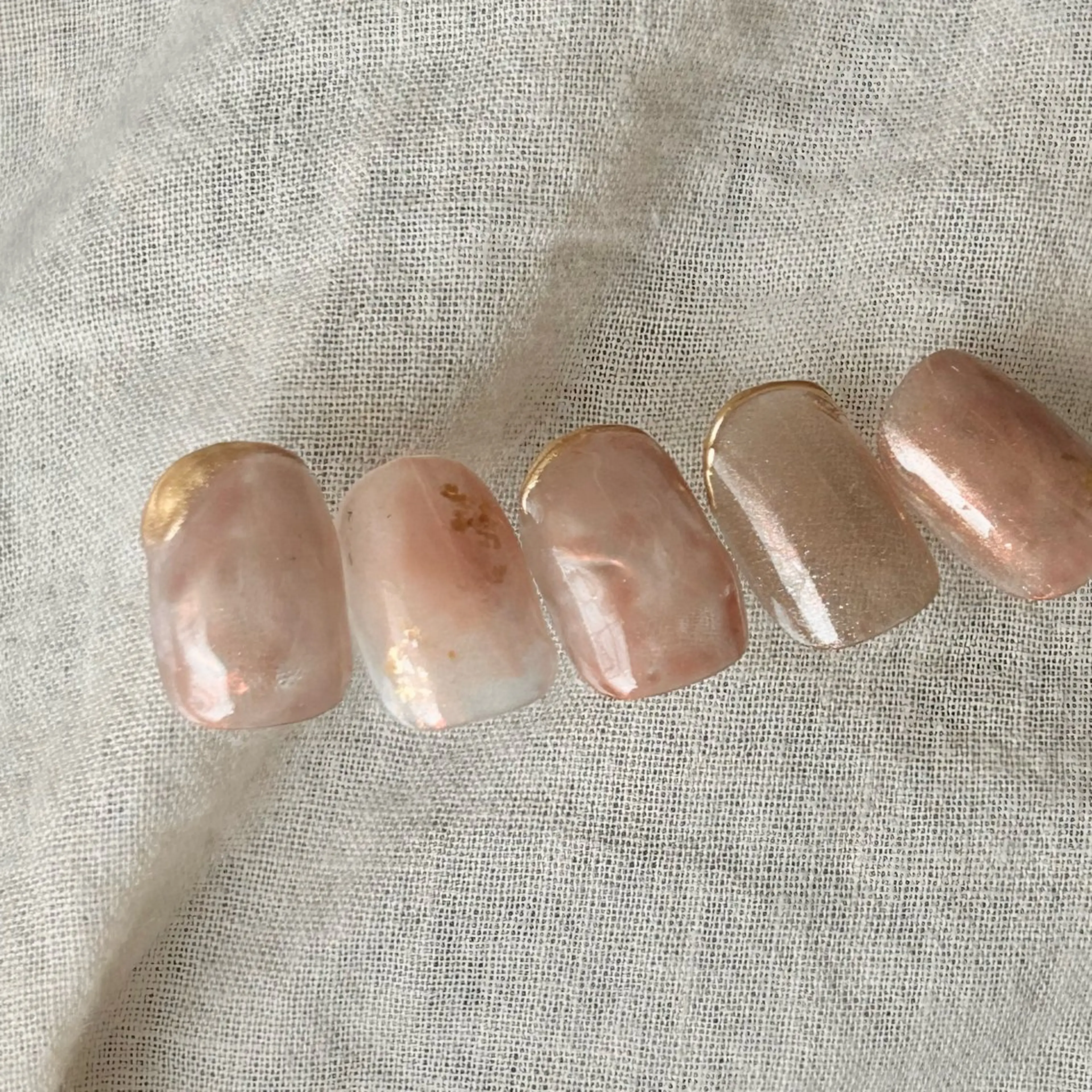 ネイル ニュアンスネイル ぷっくりネイル ハンドネイル 𓂃toi. 儚げnuanceのネイルデザイン