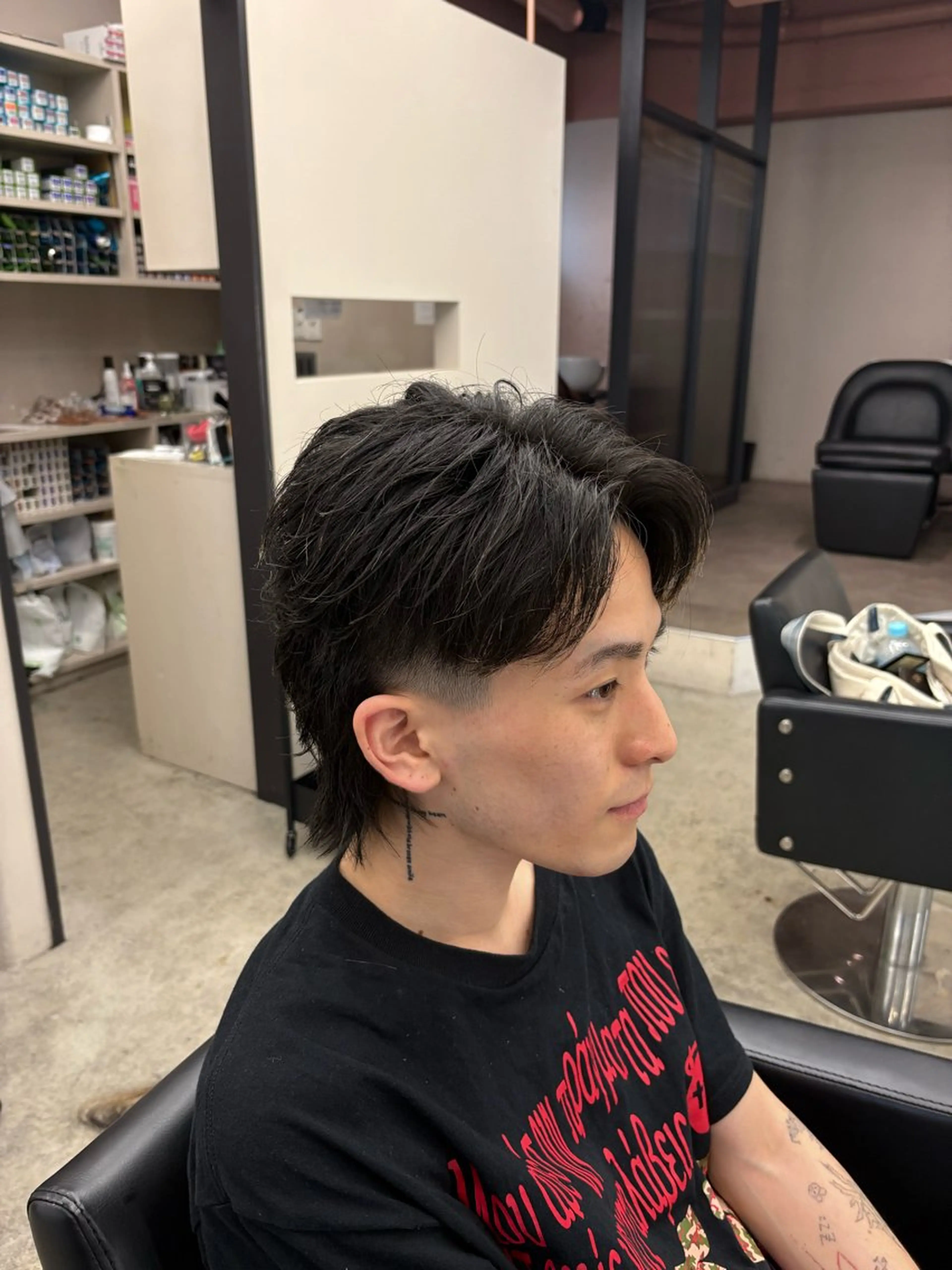 ショート メンズ メンズパーマ 髪質改善 縮毛矯正 カット 海瑠万／メンズパーマ ／ブリーチ／フェードのヘアスタイル