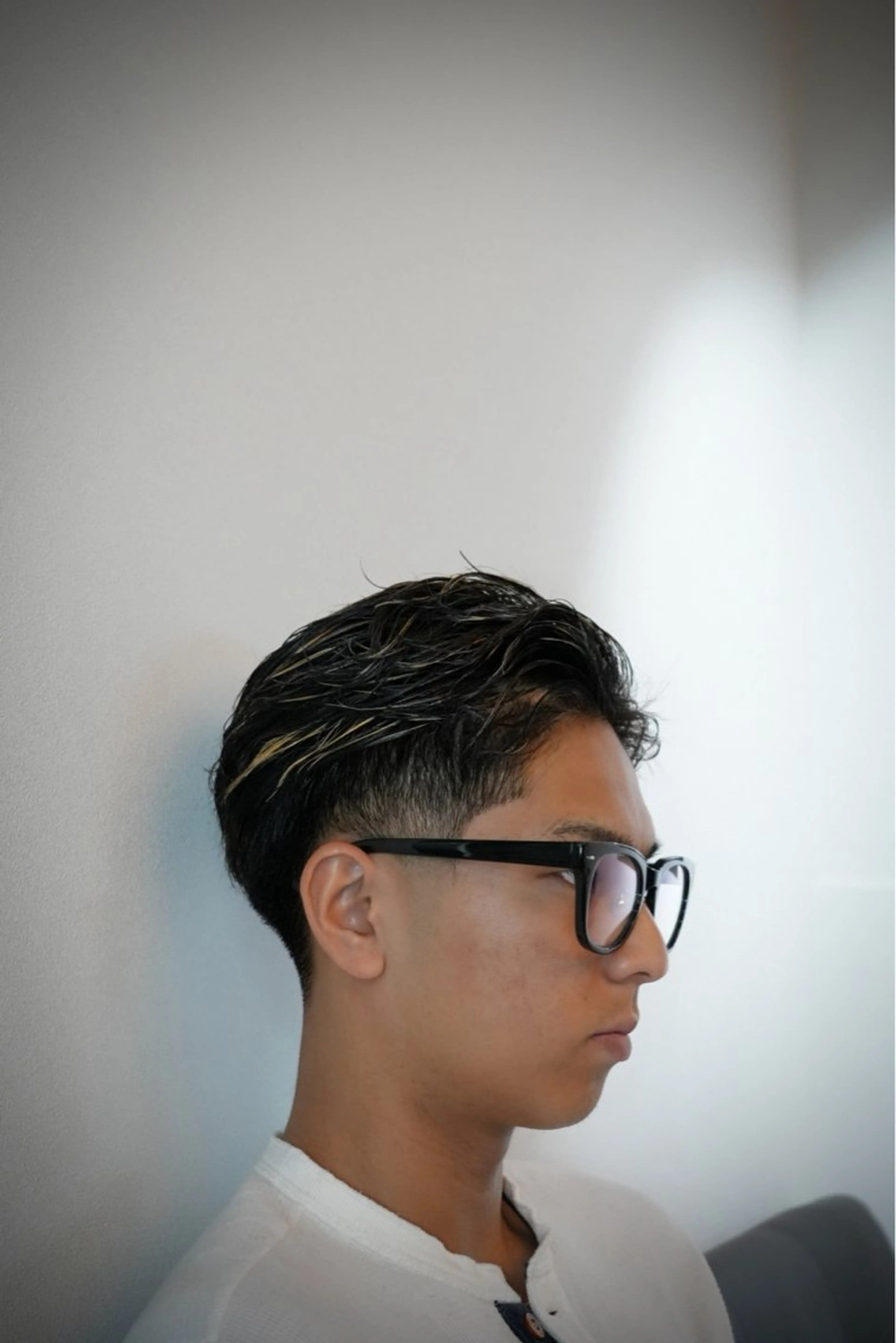 メンズ フェードカット 刈り上げ 小泉 慶英のヘアスタイル