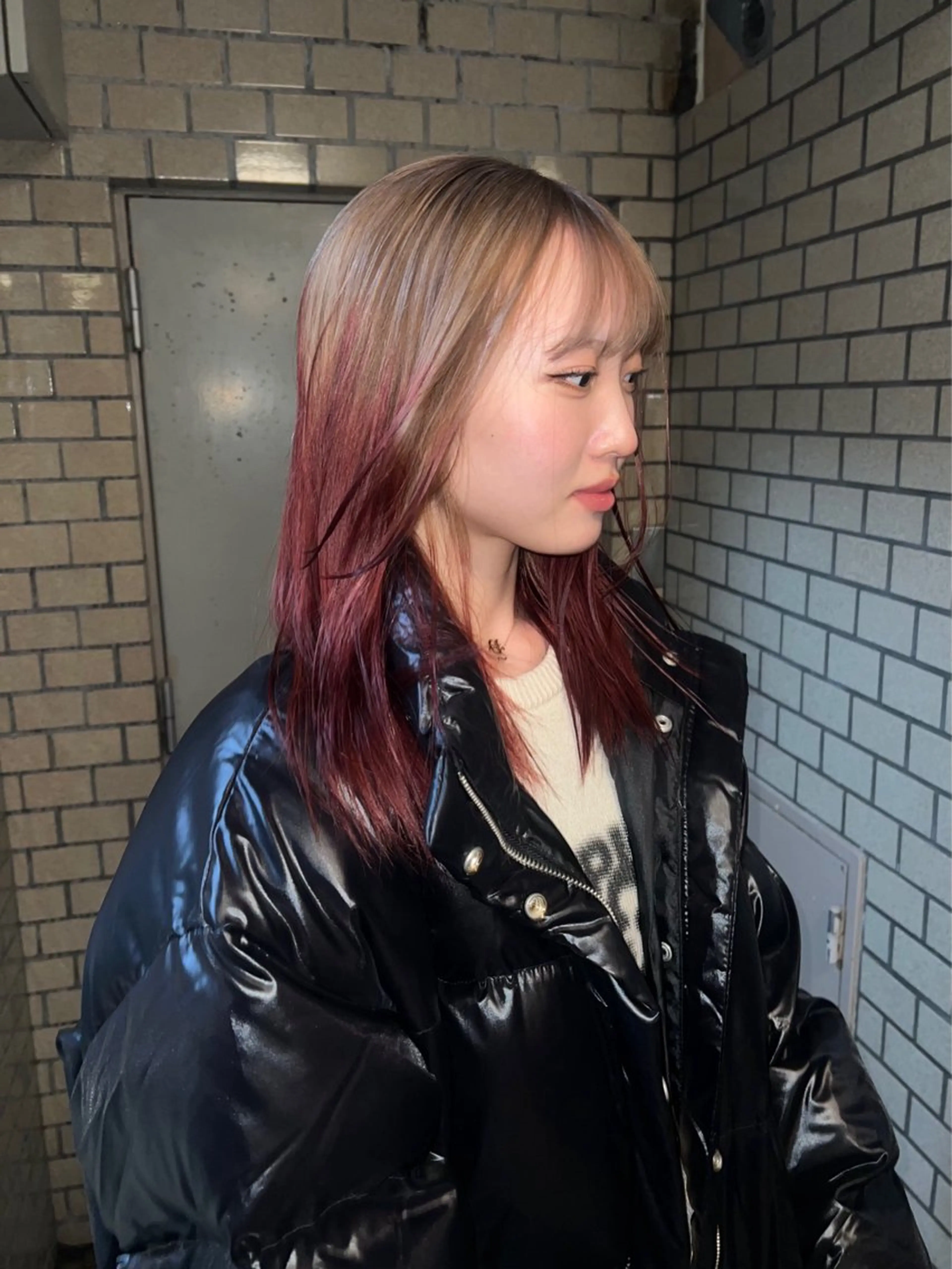 セミロング 室屋 鈴音のヘアスタイル