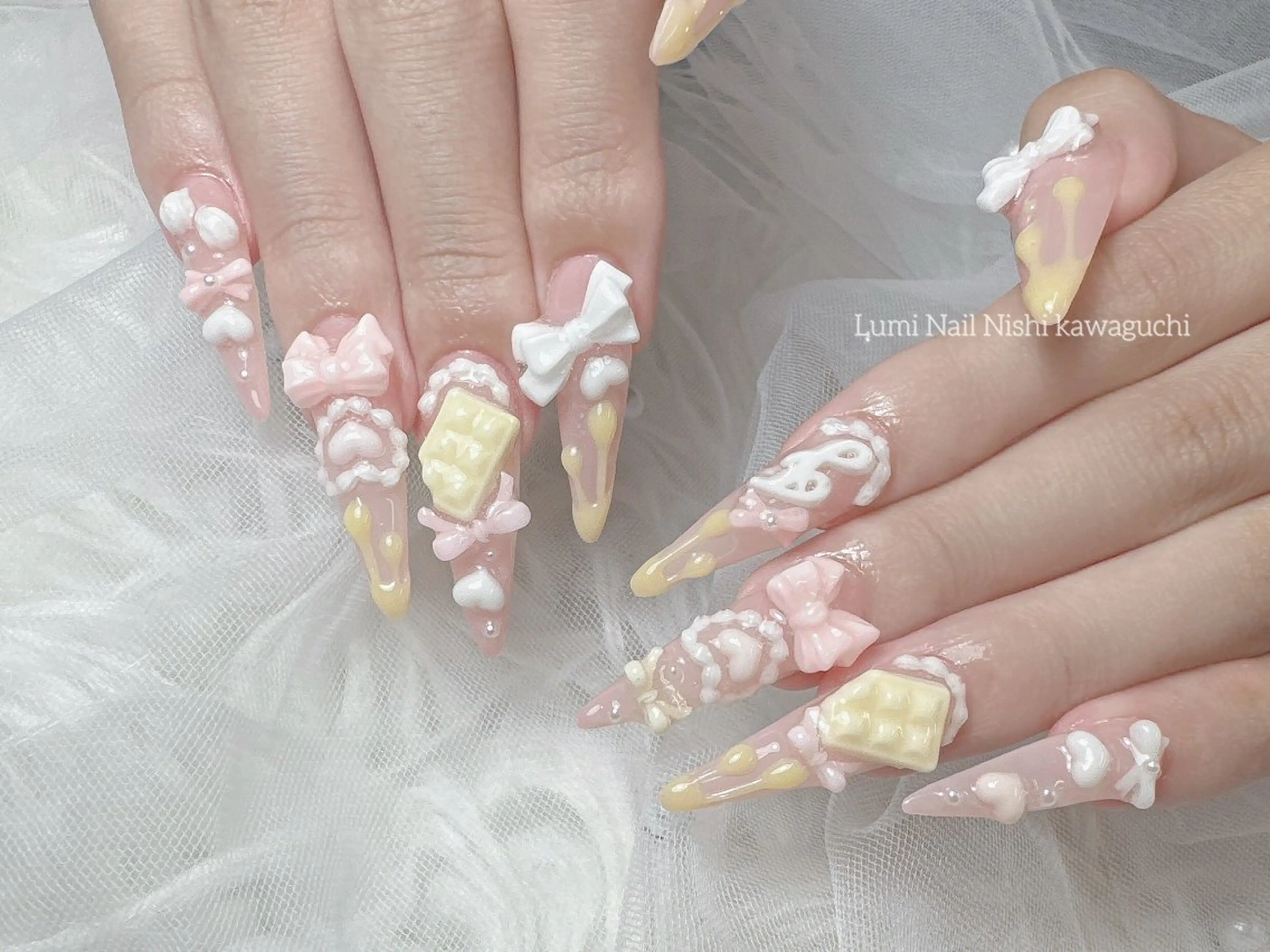 ネイル アートネイル フラワーネイル フットネイル ジェルネイル キラキラネイル Lumi Nail Salonのネイルデザイン