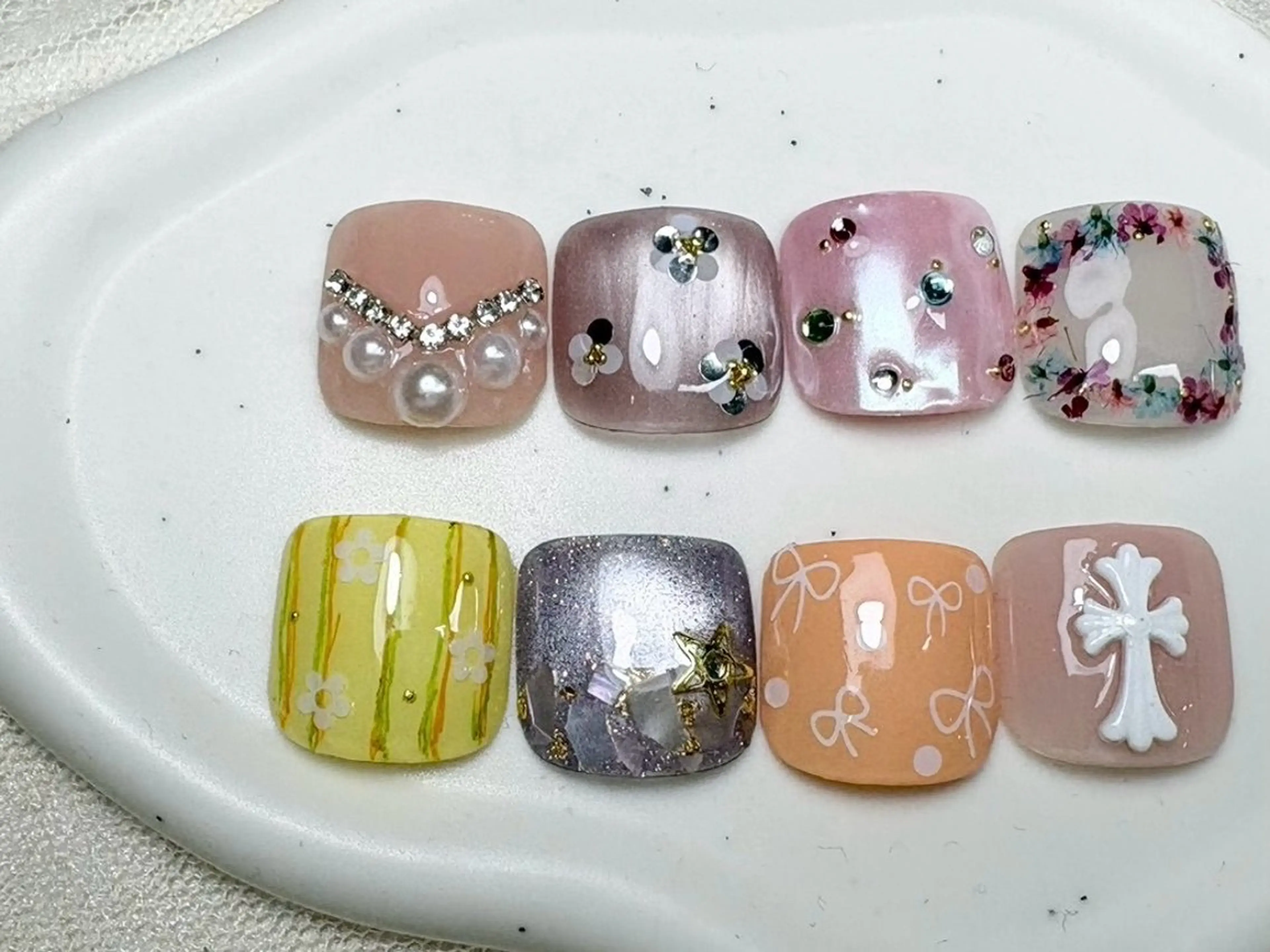 【オフあり】🌼サンプル親指アート🩷カラー変更ok❁*.ﾟの写真