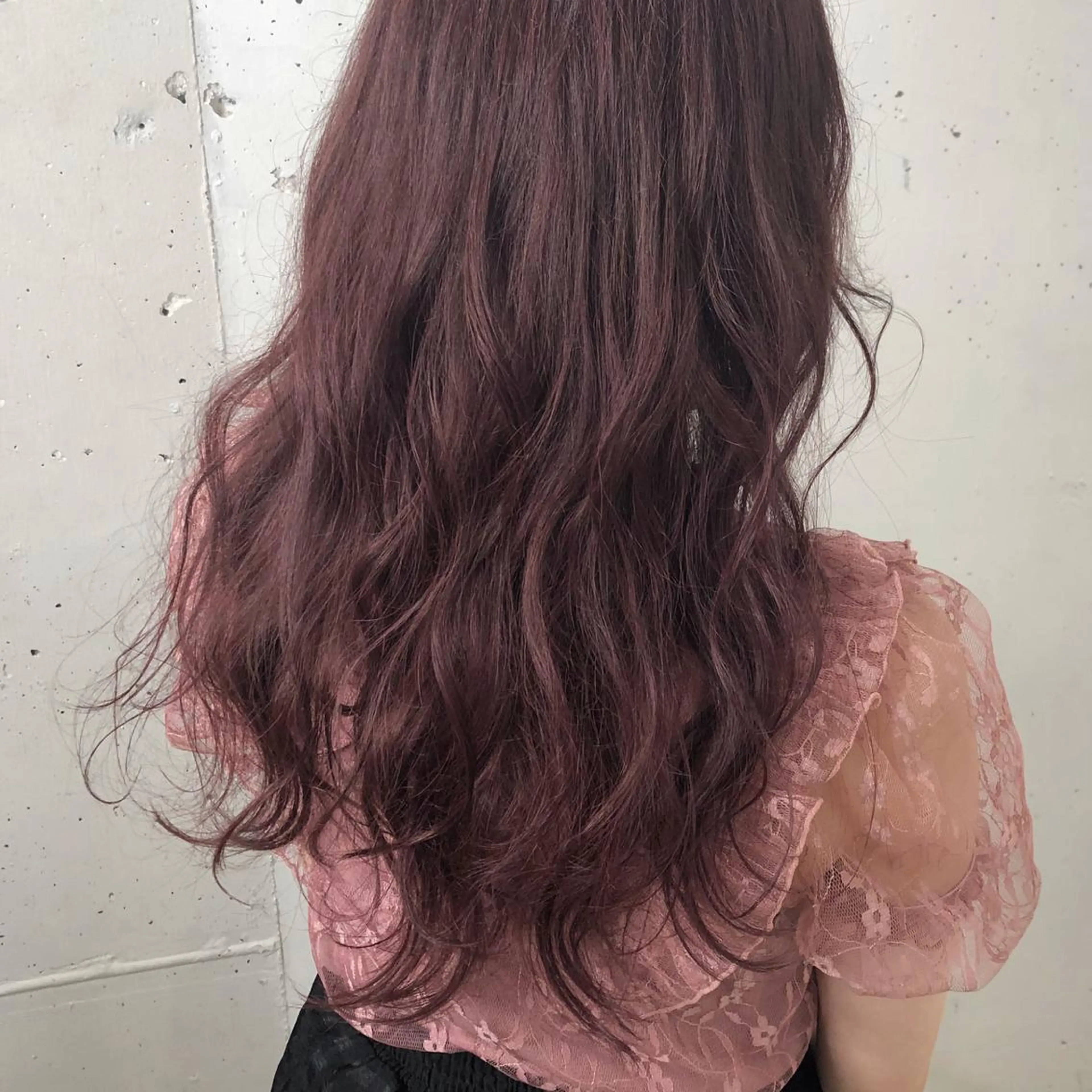 ロング カラー パーマ ヘアアレンジ 八巻 晴香のヘアスタイル
