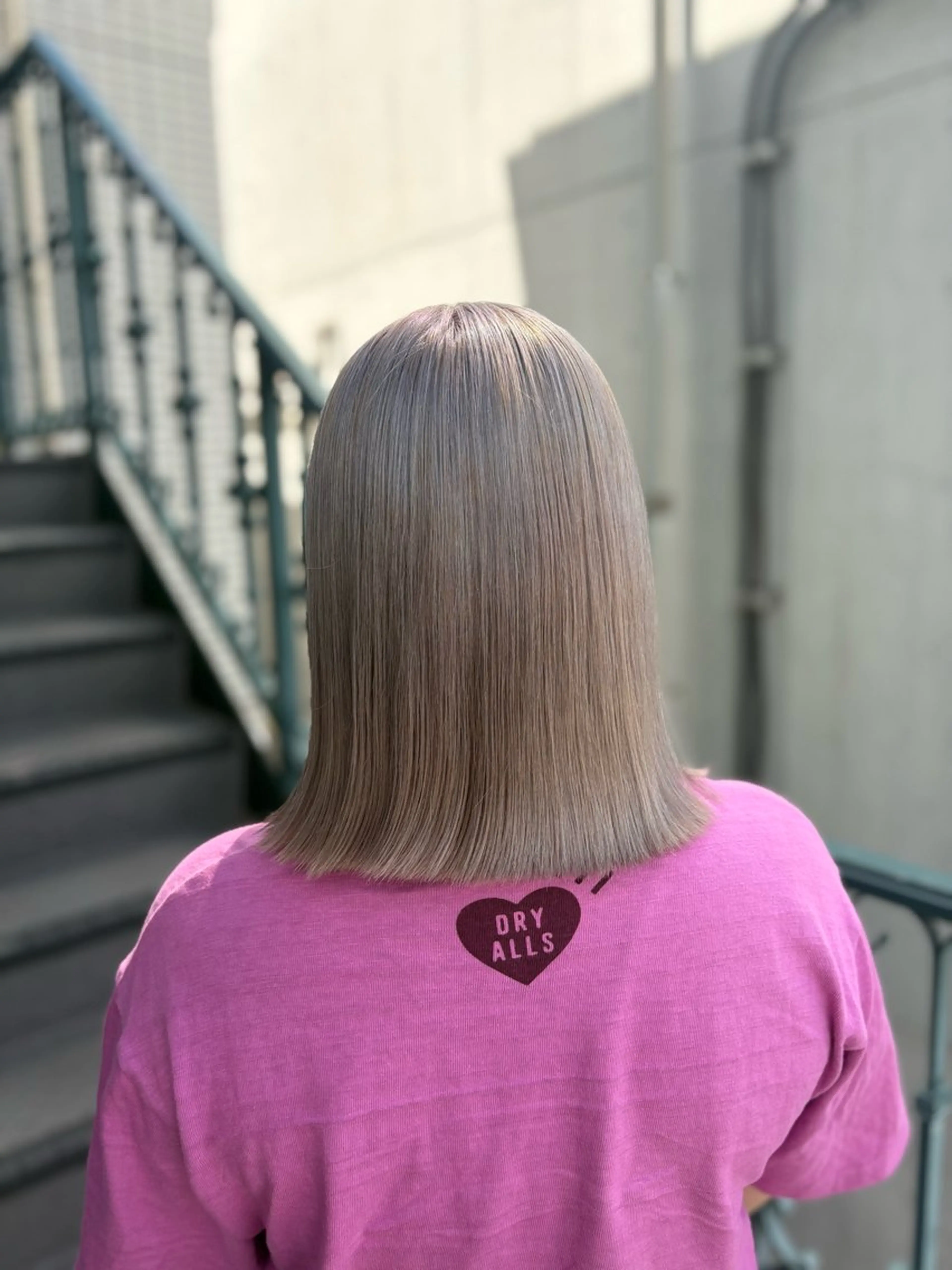 ミディアム カラー 浜崎 千亜のヘアスタイル