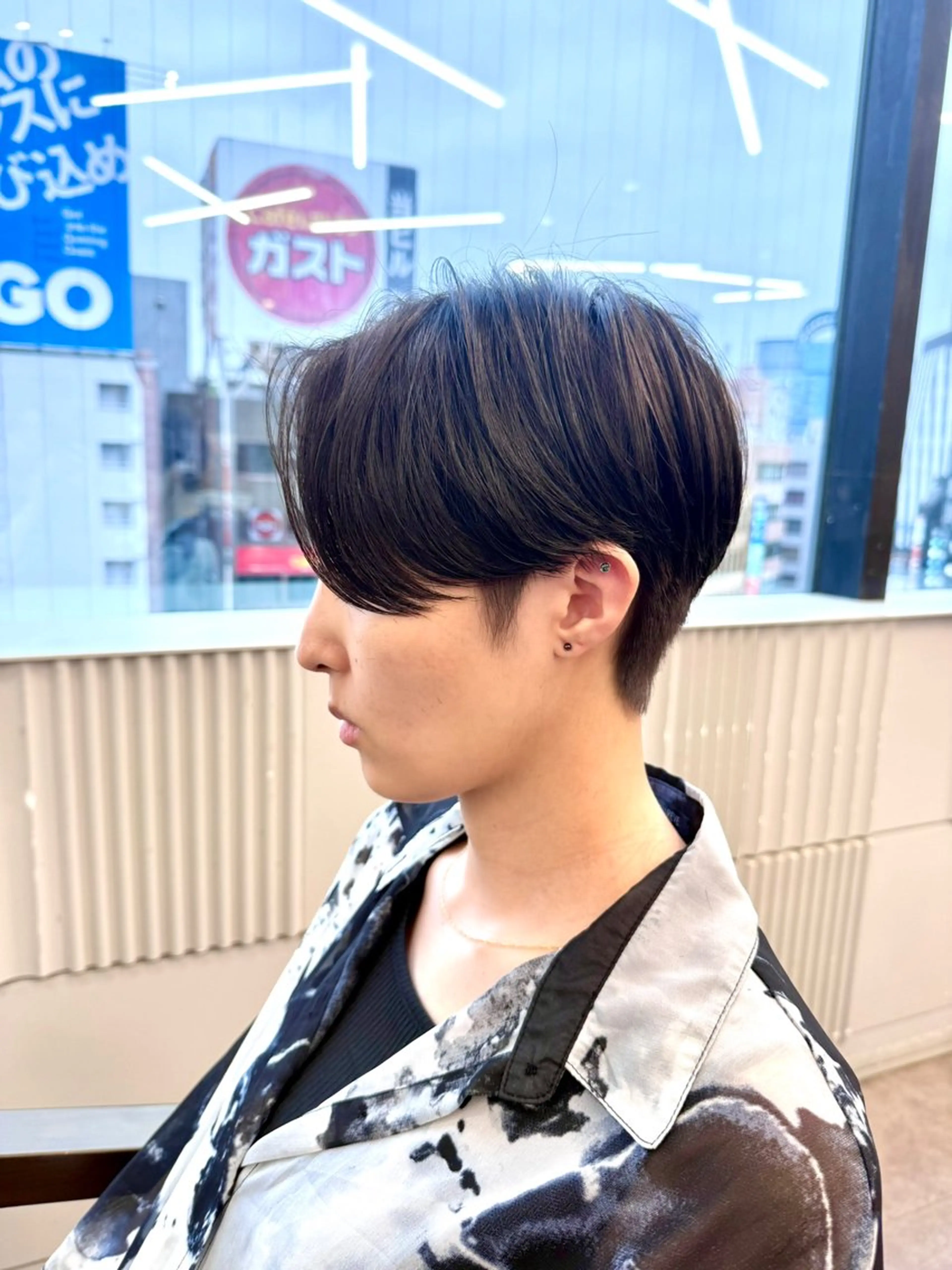 ショート カラー カット ヘアカラー トリートメント 色気レイヤー& ショートはお任せ🌟のヘアスタイル