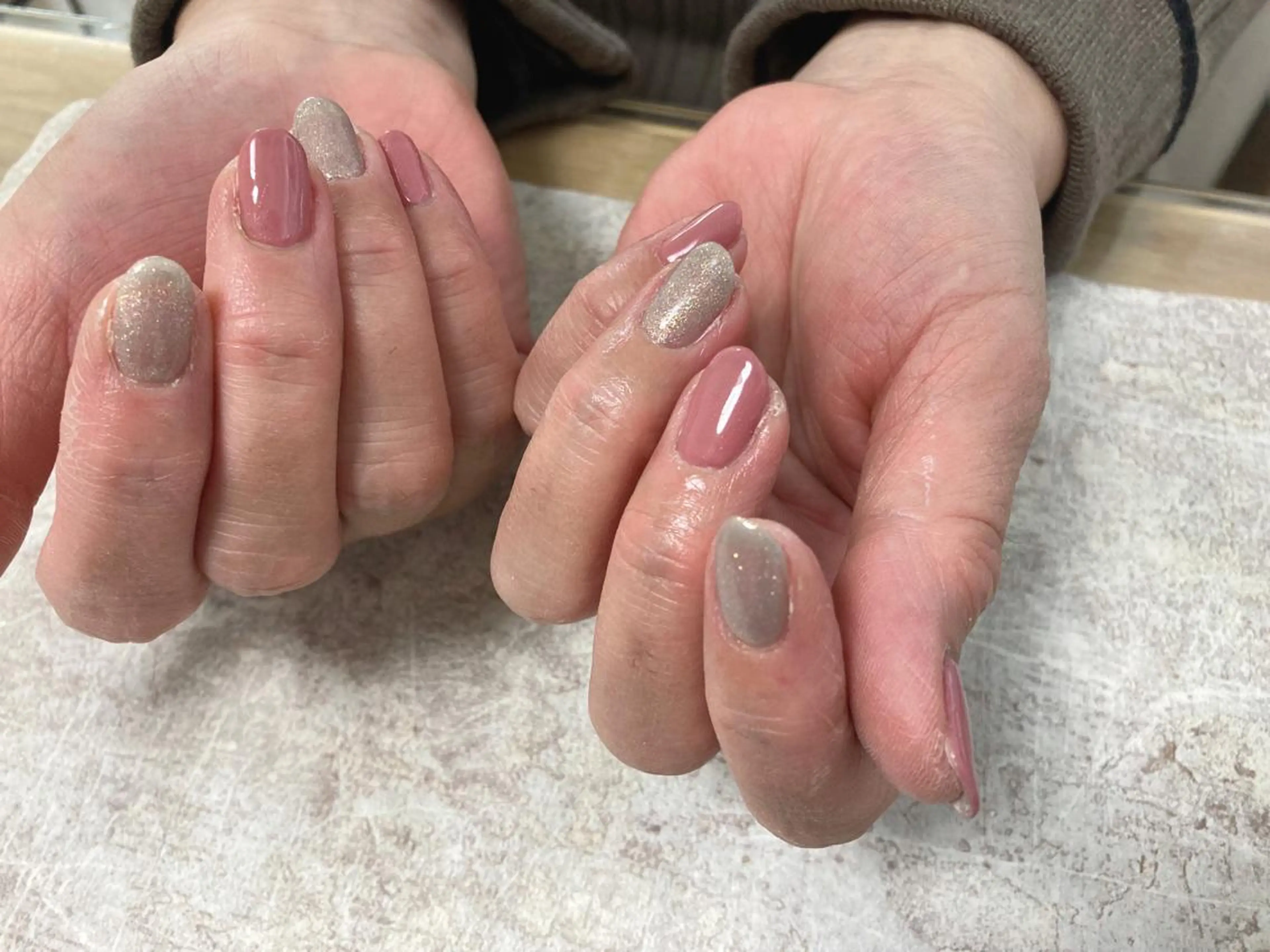 ネイル フットネイル フレンチネイル ジェルネイル ハート キラキラネイル ハンドネイル mogunail &blowのネイルデザイン