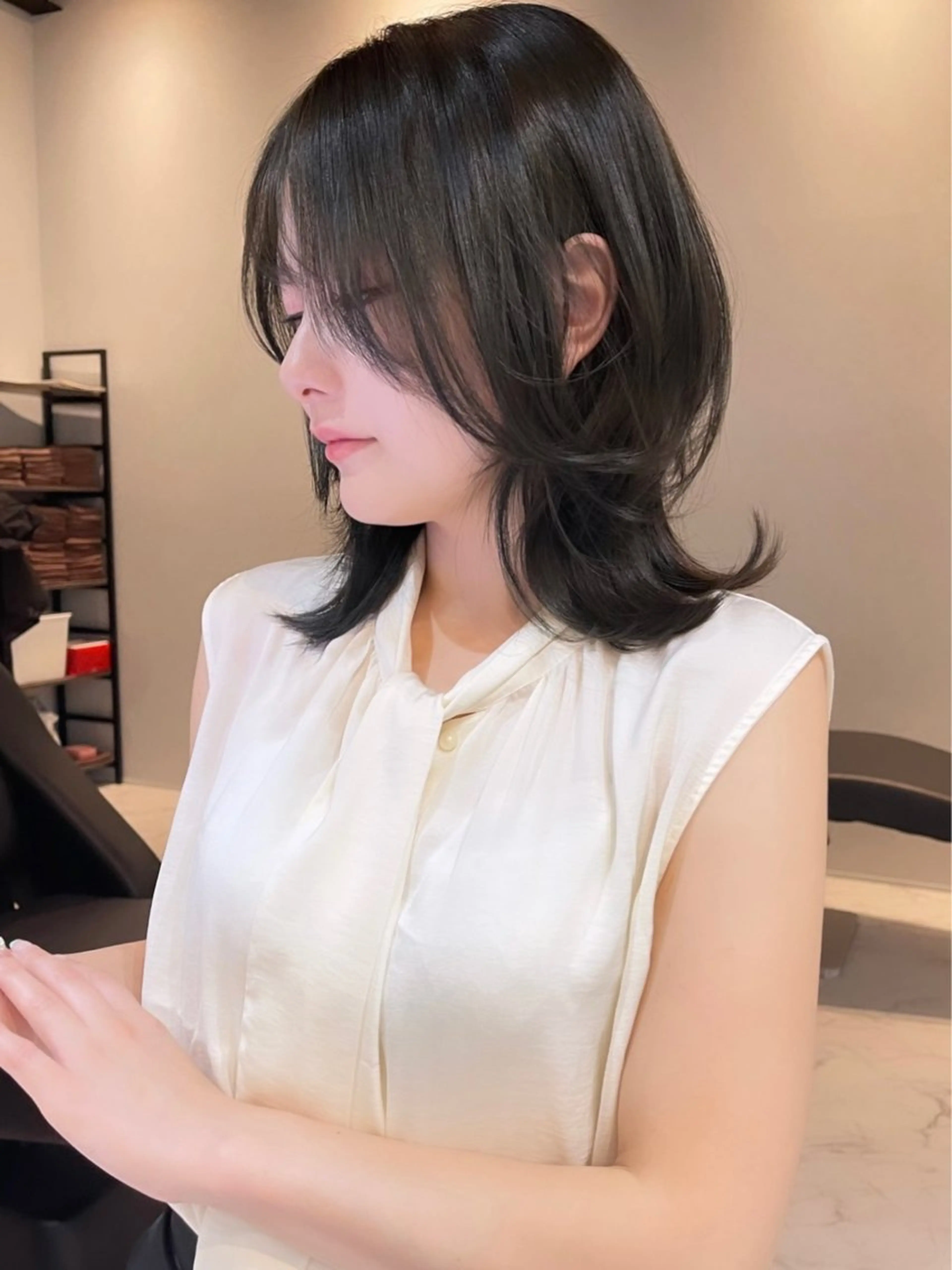 ミディアム カラー ヘアアレンジ バレイヤージュ デザインカラー ハイライトカラー 外国人風カラー ハイライト カット ヘアカラー トリートメント アンドウ ユウ/ レイヤーカット/韓国のヘアスタイル