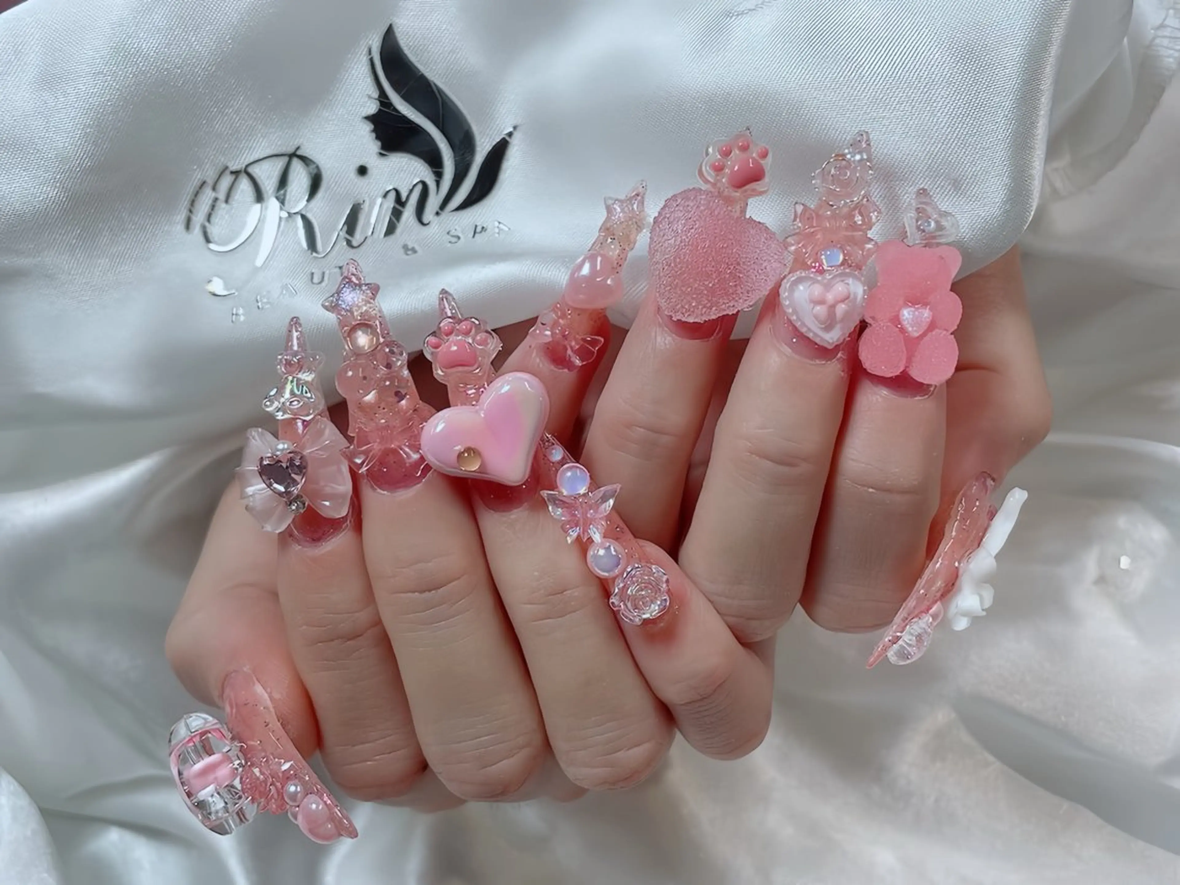 ネイル 成人式 ロングネイル ネイルチップ ハンドネイル Rin Nail 新大久保店のネイルデザイン