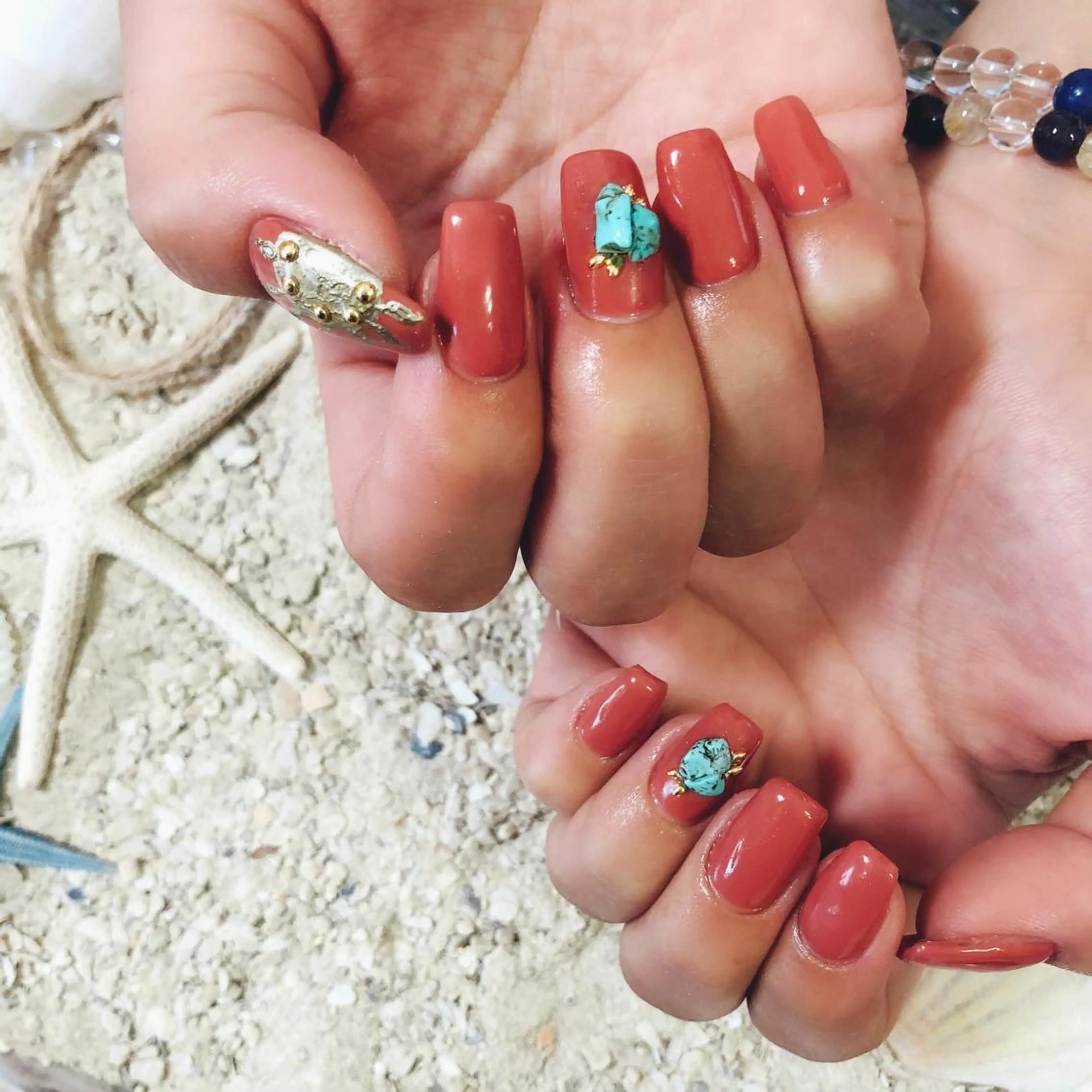 ネイル フットネイル フレンチネイル ジェルネイル ラメ(グリッター) ラメグラデーション 𝐍𝐄𝐎 𝐉𝐔𝐑𝐈のネイルデザイン