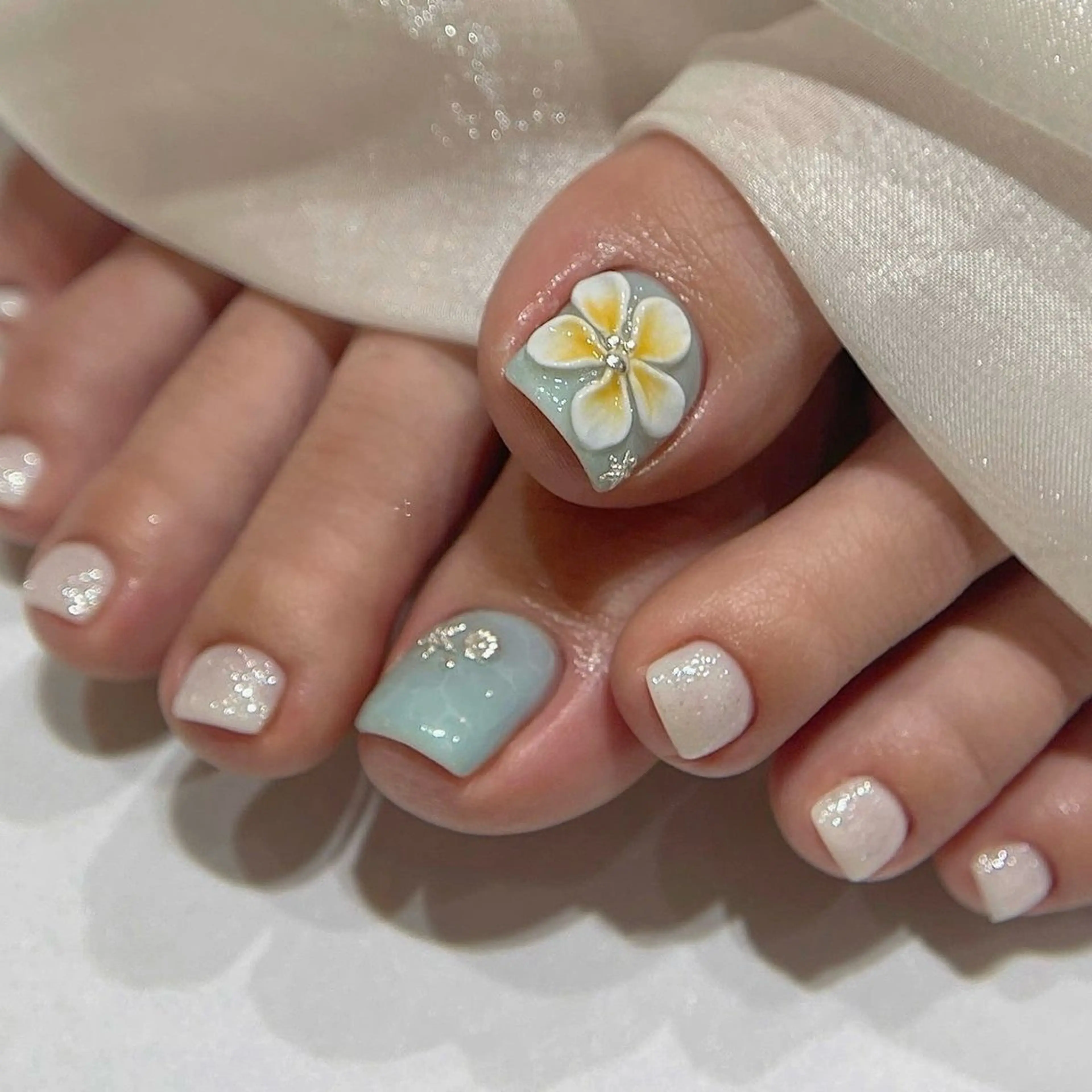 ネイル 長さ出し フレンチネイル グラデーション 卒業式 マグネットネイル MIHANA NAILのネイルデザイン