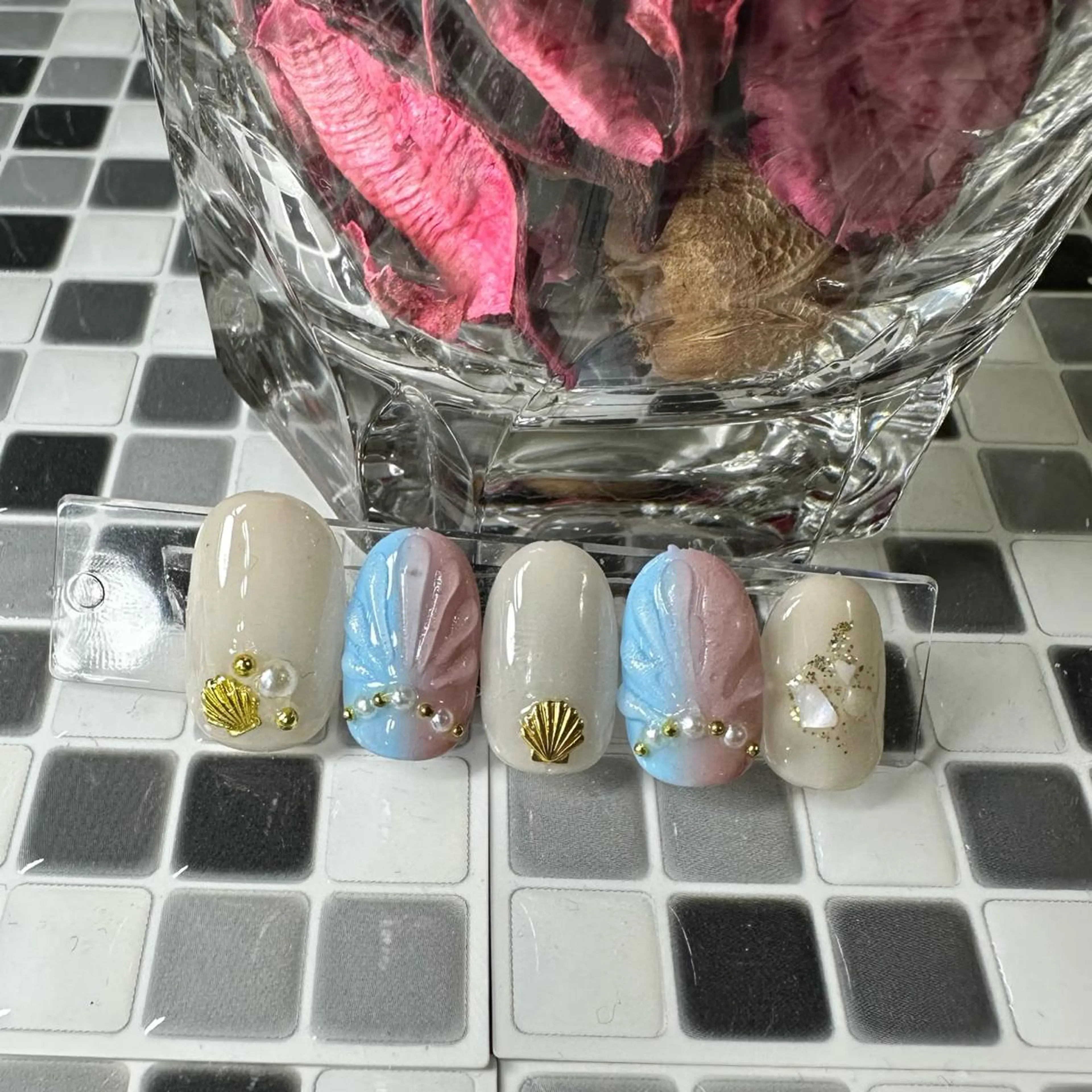 ネイル 新山 聖のネイルデザイン