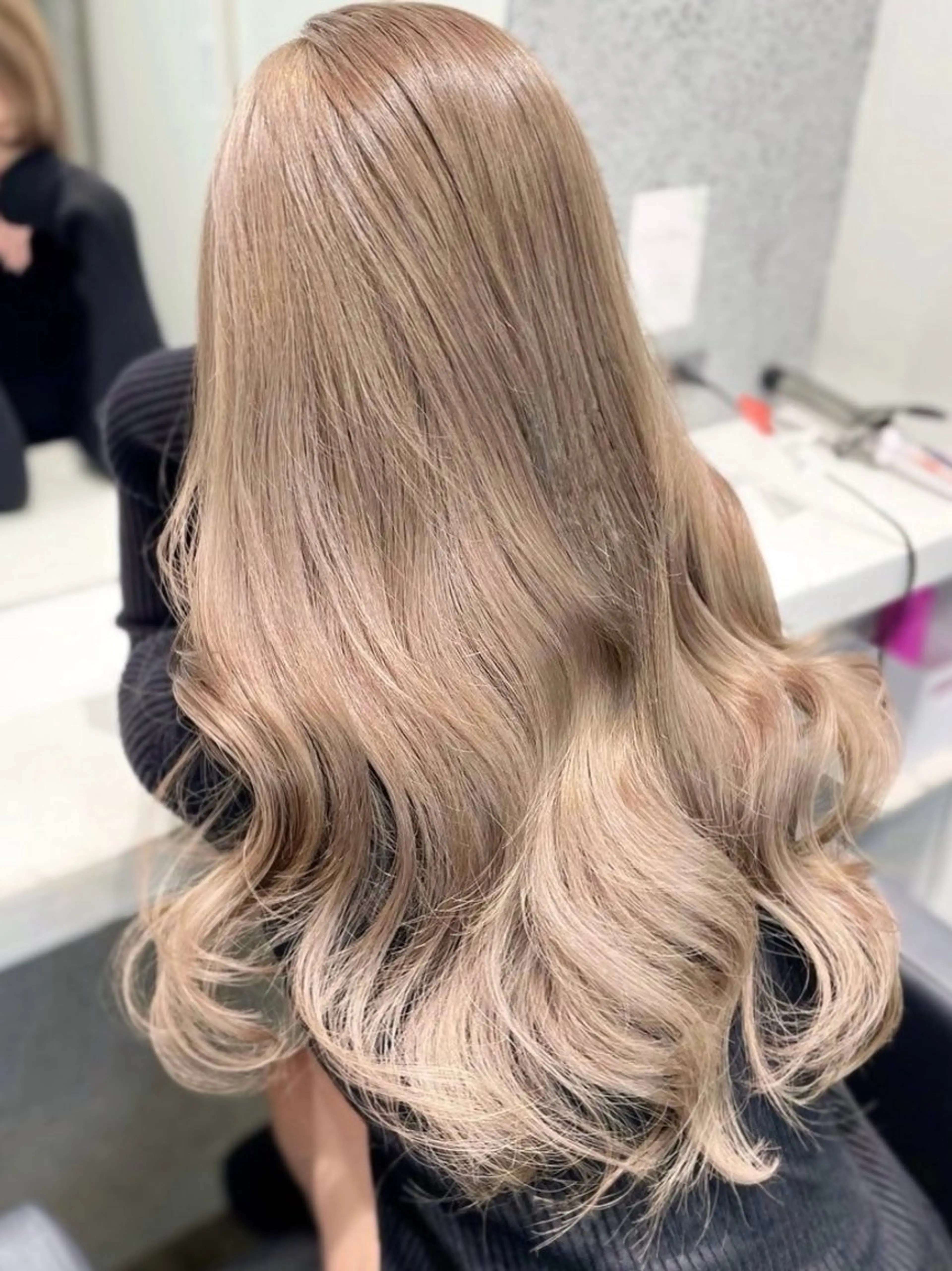 ロング カット ヘアカラー トリートメント 【elyts】 𝑲𝑶𝑼𝑲𝑰のヘアスタイル