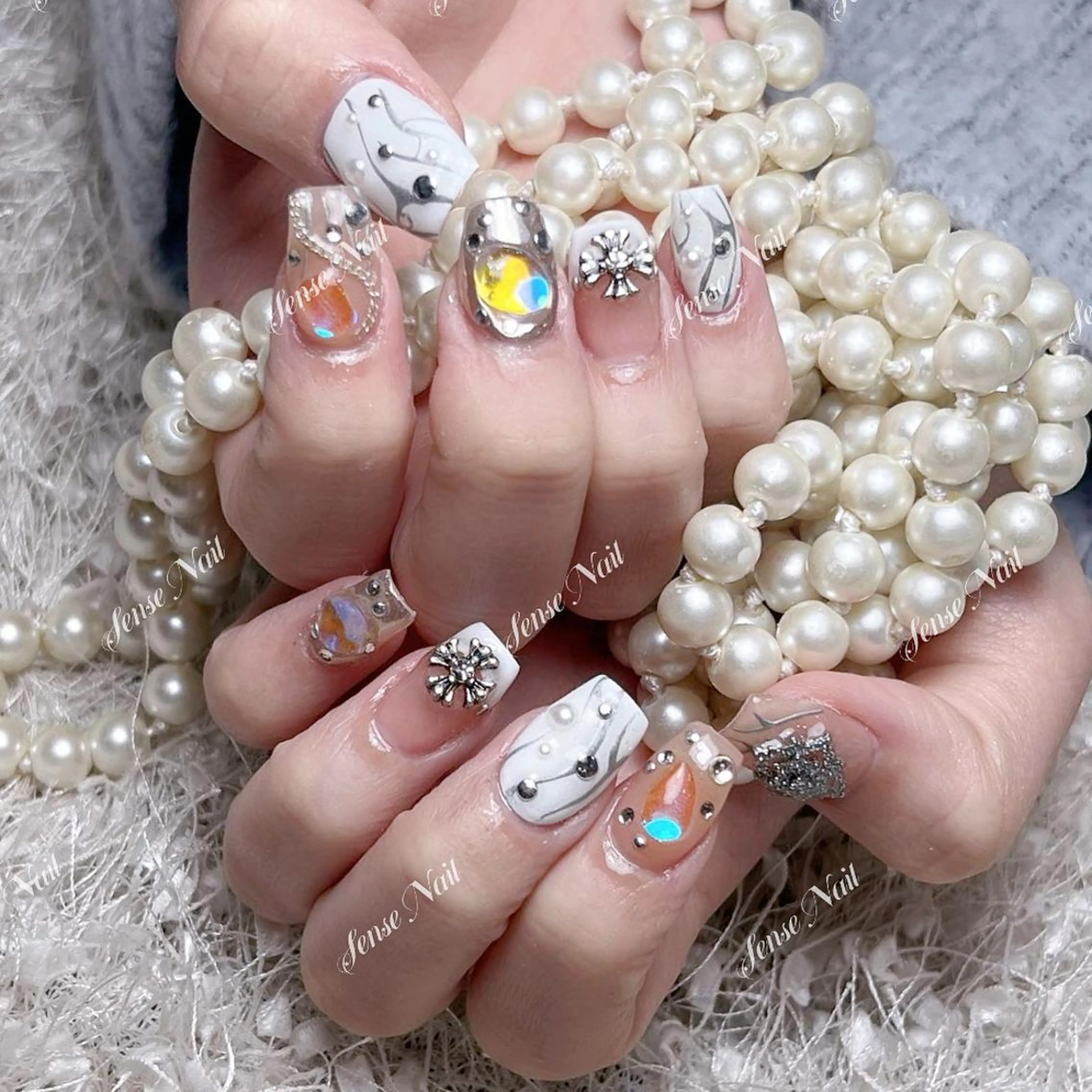 ネイル ハンドネイル Queening 🦋のネイルデザイン