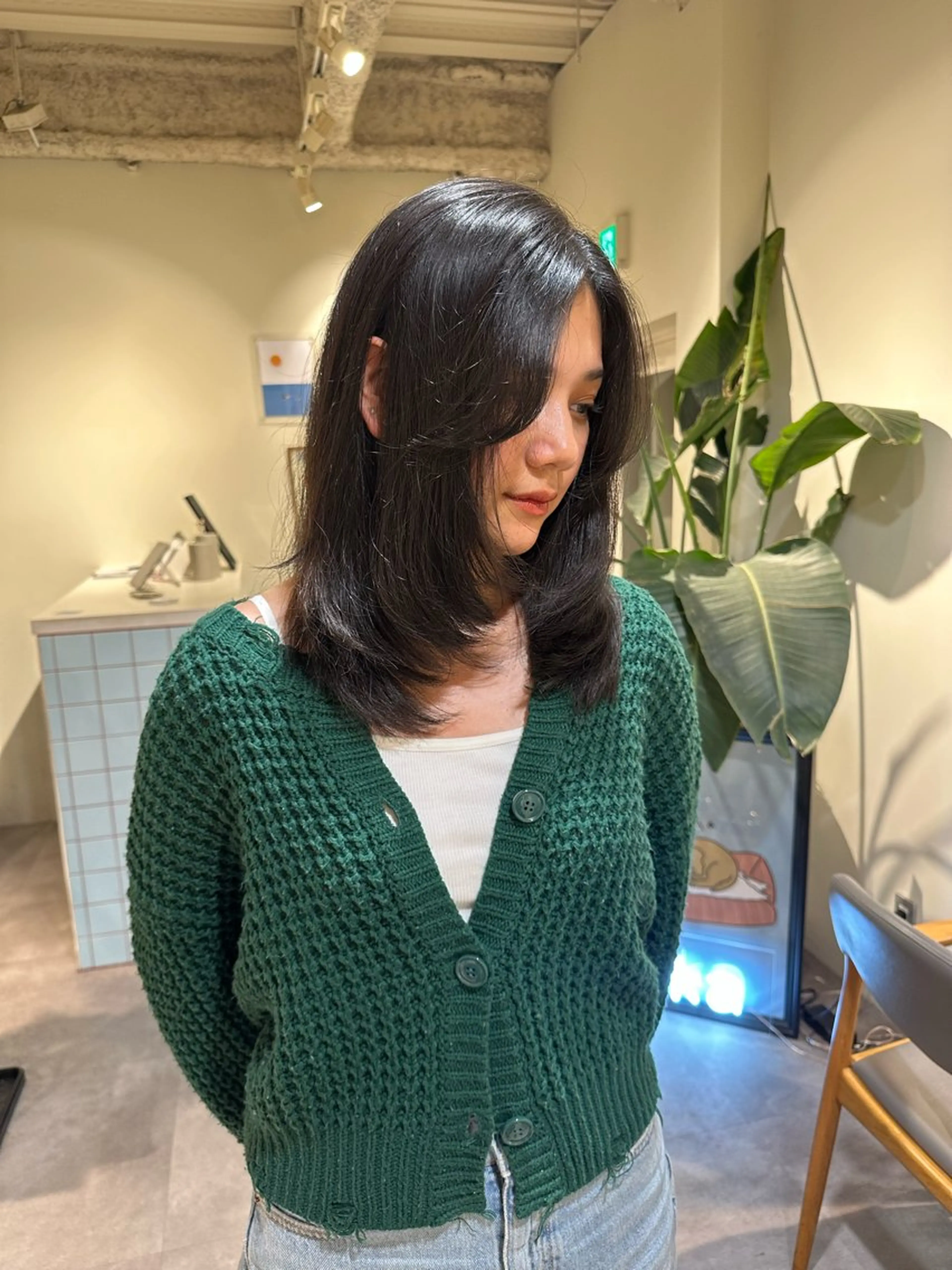 セミロング カット HANAME 原宿美容室のヘアスタイル