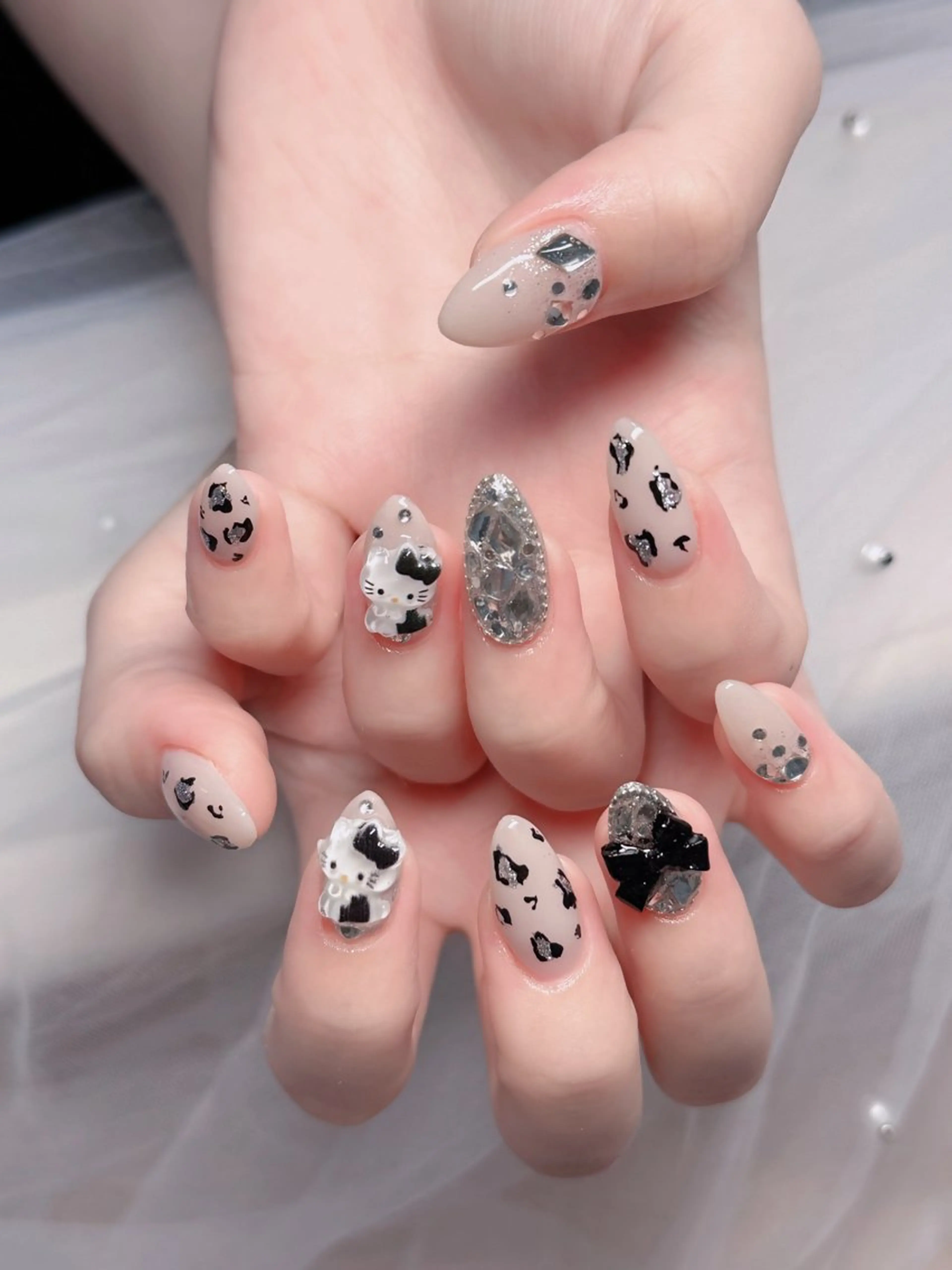 ネイル オーロラネイル フレンチネイル ジェルネイル ハロウィン キラキラネイル ハンドネイル H.baby Nail Salonのネイルデザイン