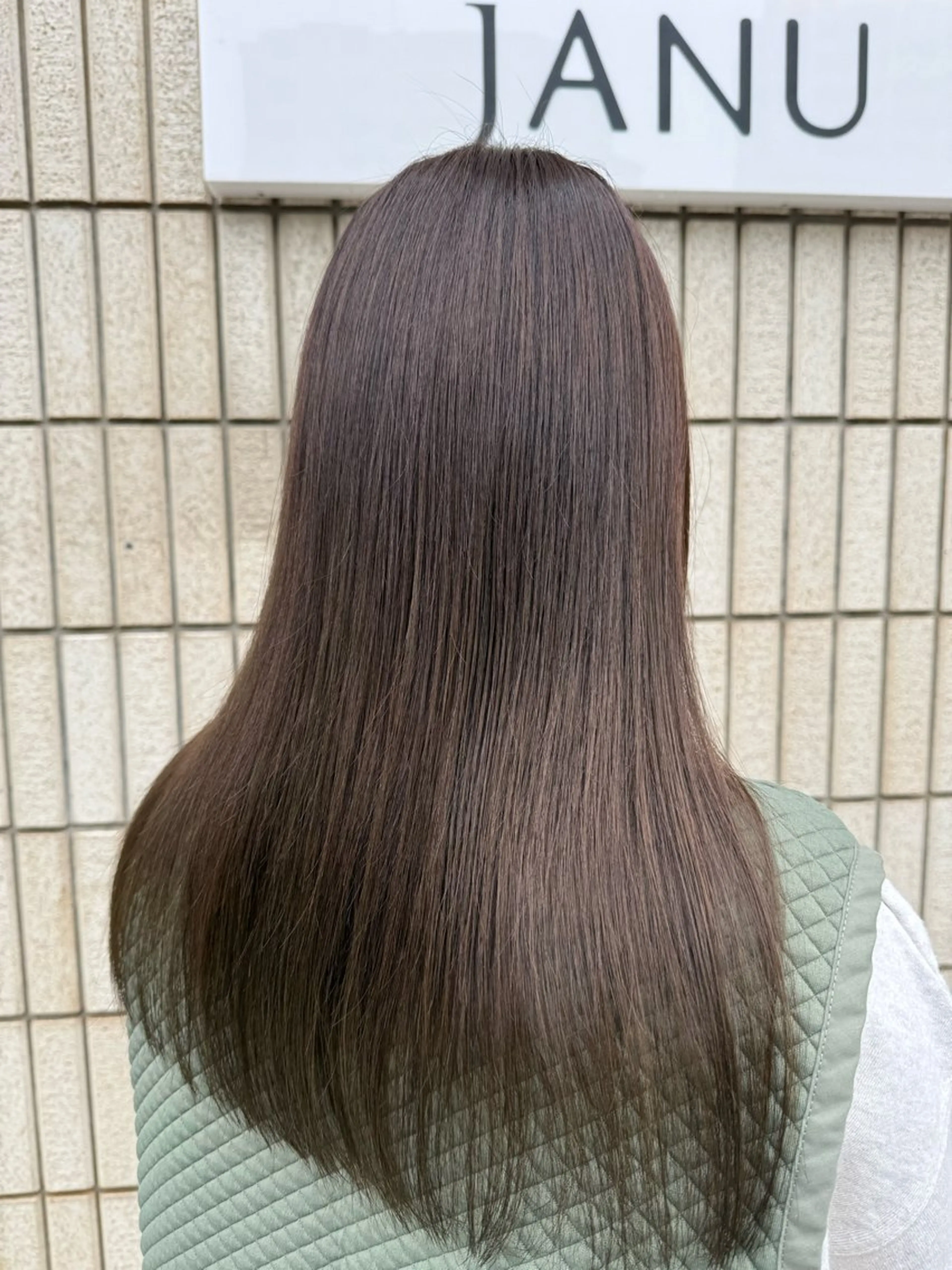 ロング 宮崎 寛美のヘアスタイル